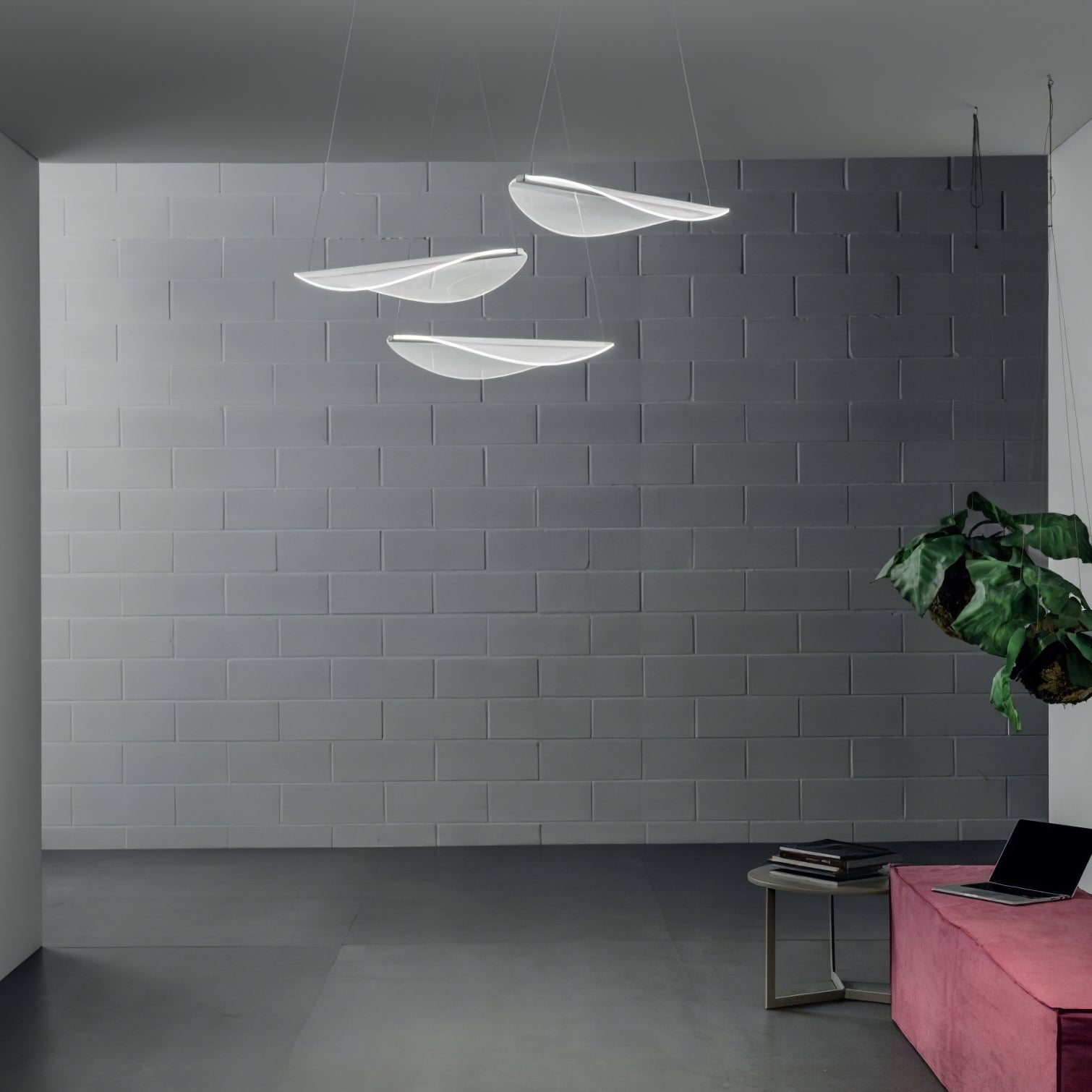 RAVENHALL BELL-SHAPED HANGING LAMP