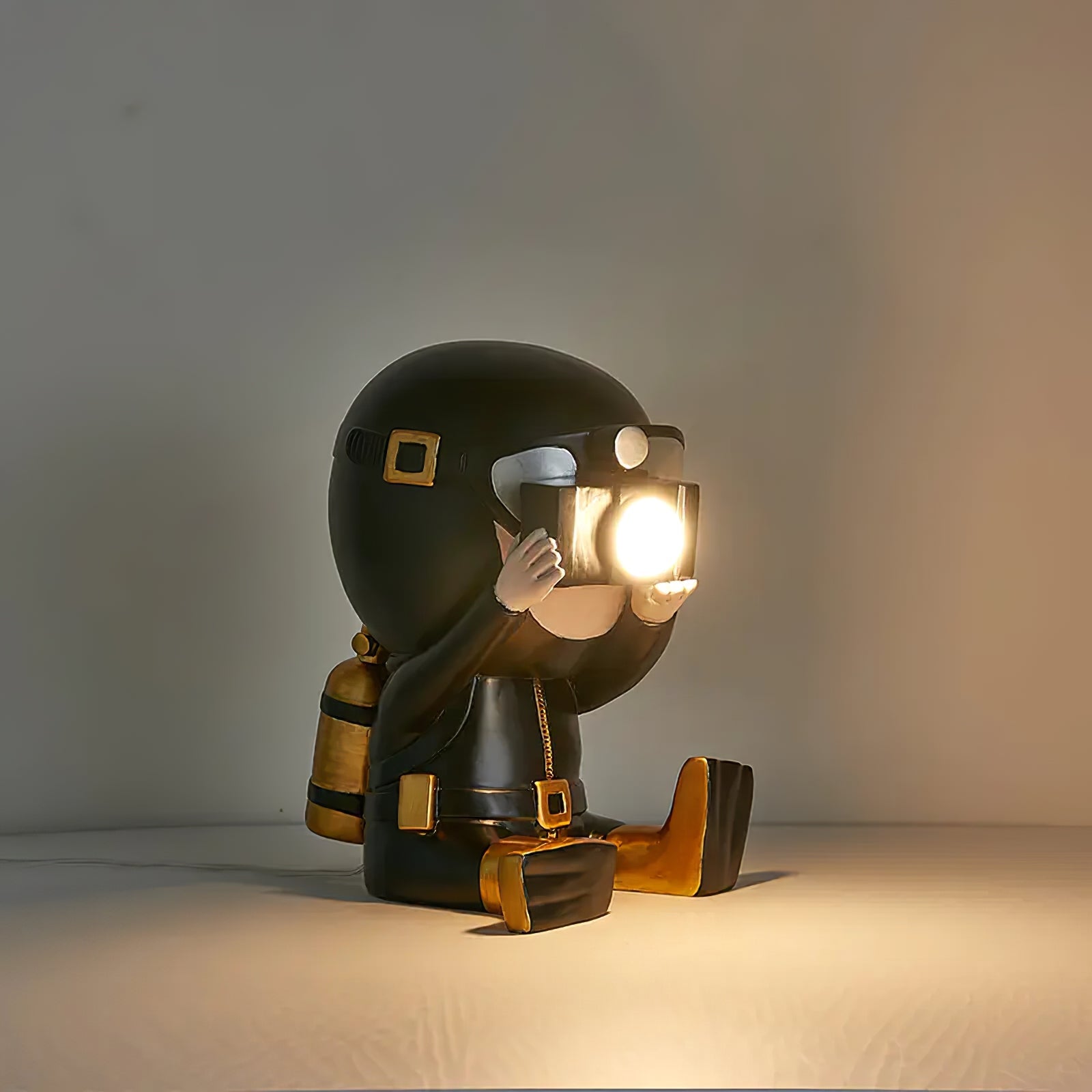 THORNDEN UNDERSEA ILLUMINATOR