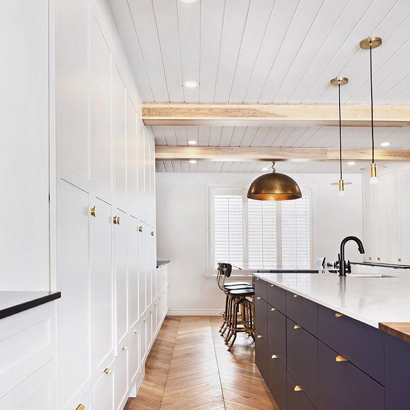 WINTHROP GLAZED CERAMIC PENDANT LIGHT