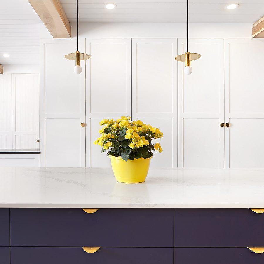 WINTHROP GLAZED CERAMIC PENDANT LIGHT
