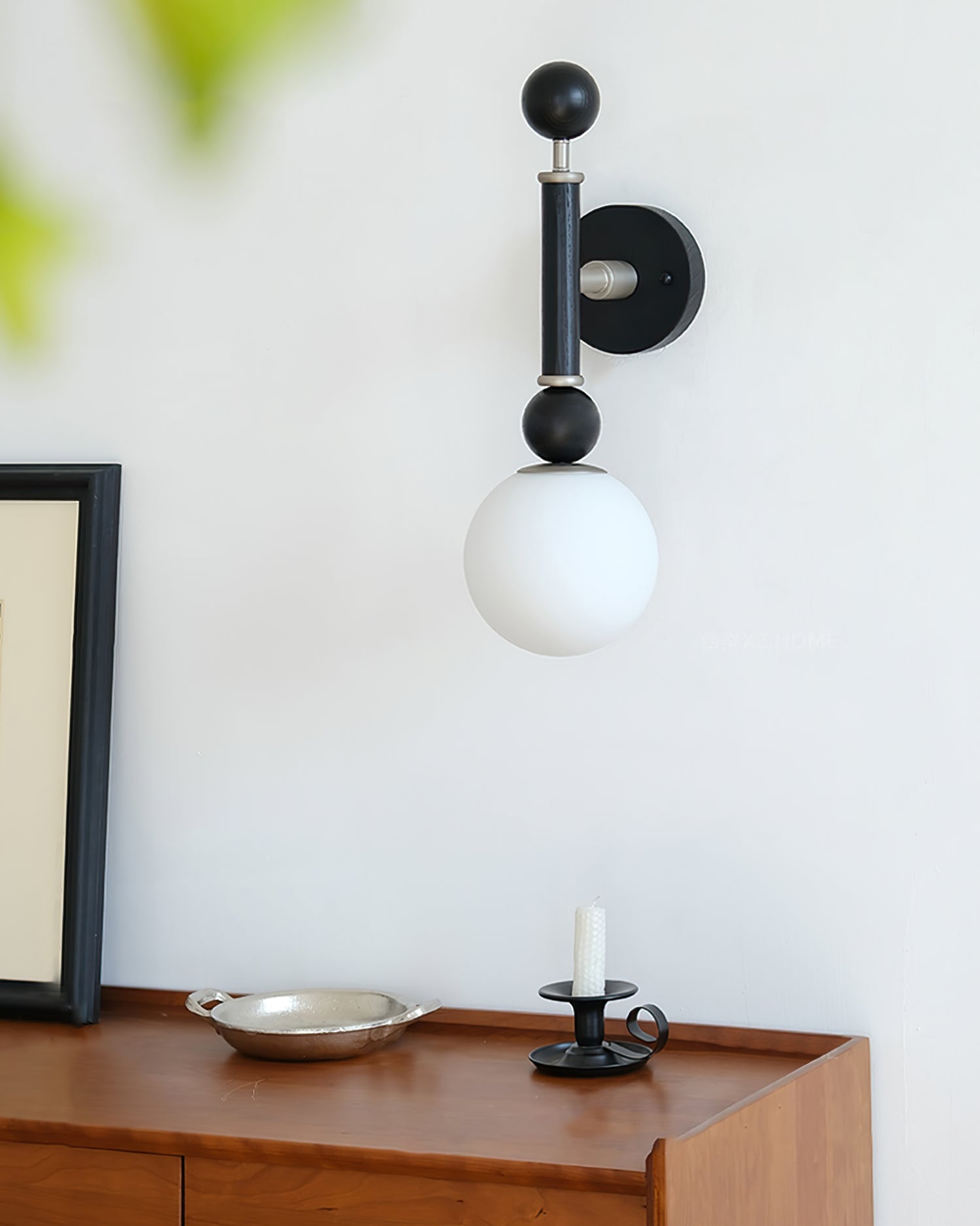 RAVENSCROFT FROSTED GLOBE WALL LIGHT