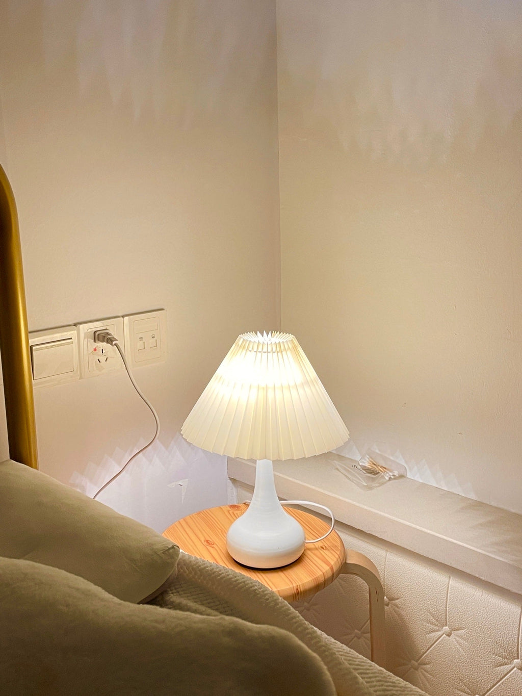 RAVENHURST DRUM-SHAPED ILLUMINATOR