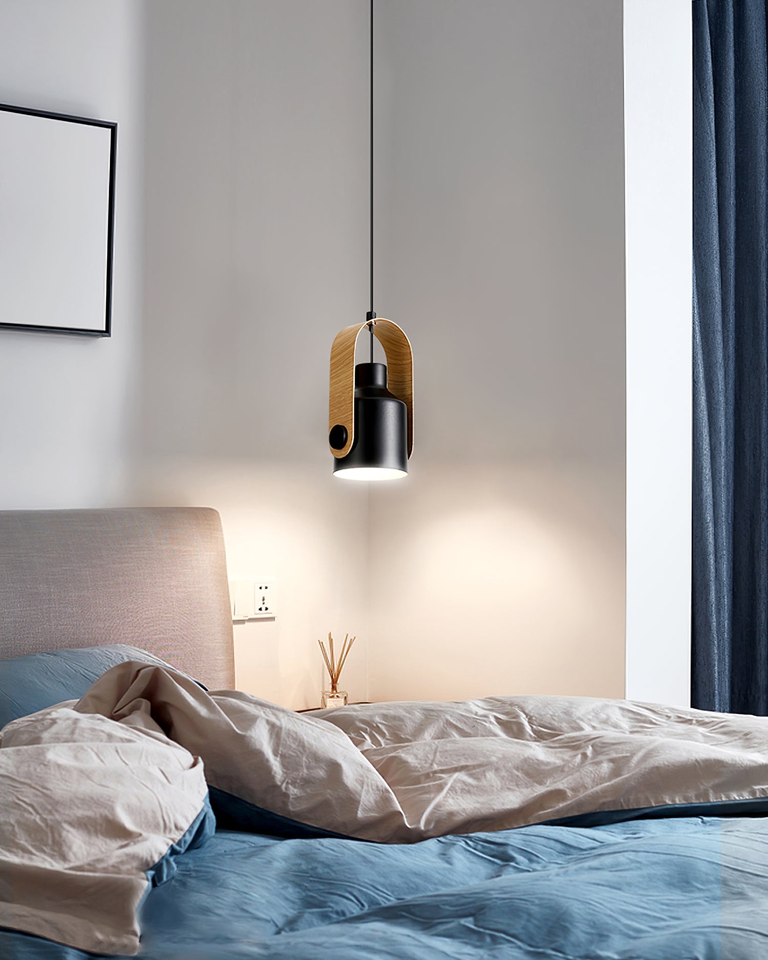 FENWICK GLOWING ORB PENDANT LIGHT