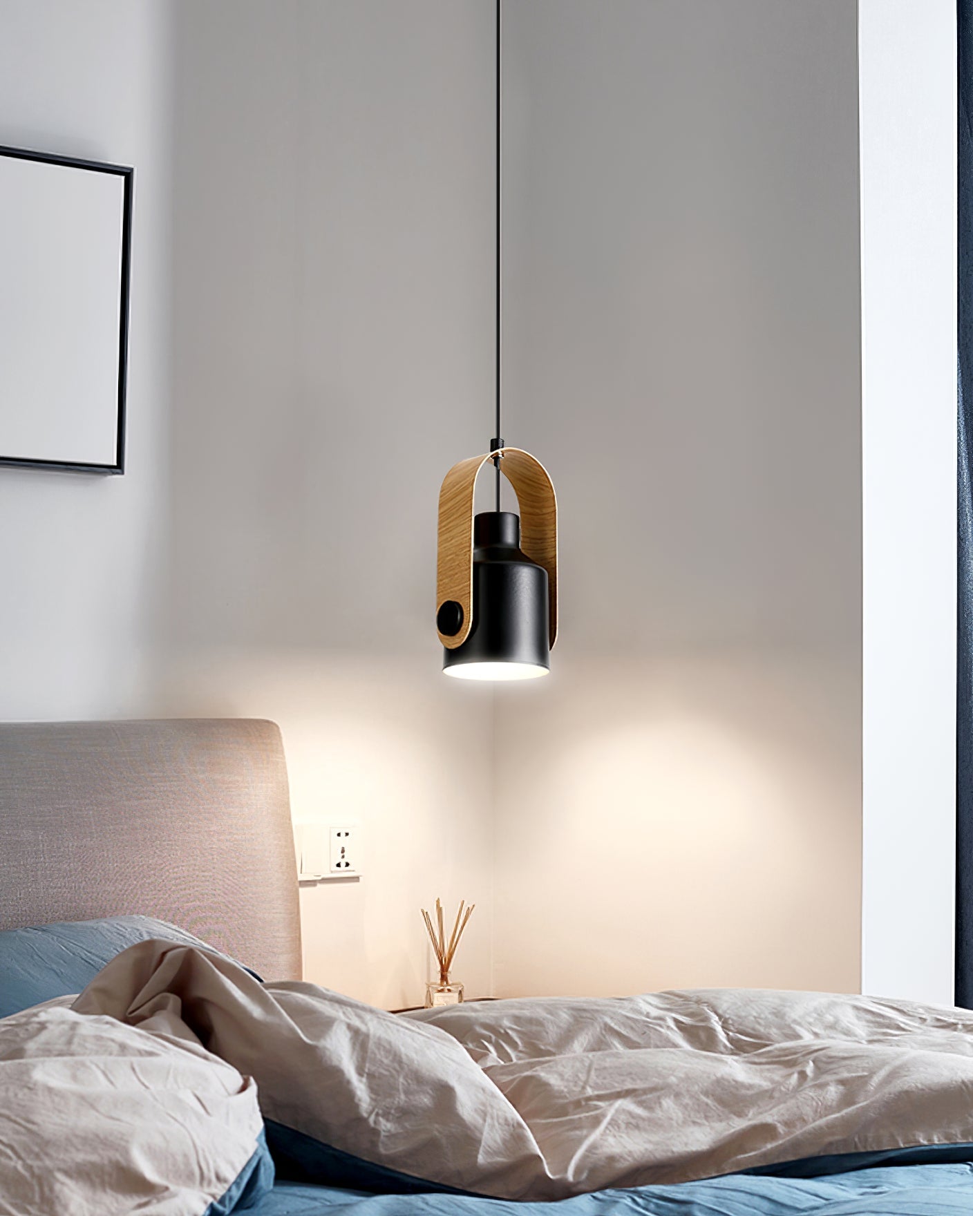FENWICK GLOWING ORB PENDANT LIGHT