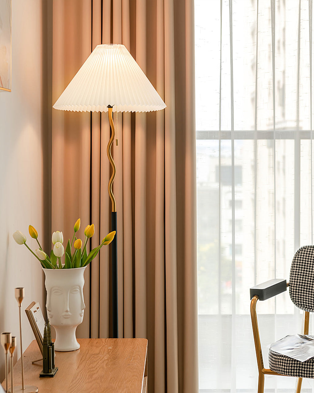 VANDERBILT MID-CENTURY TAPERED LAMP