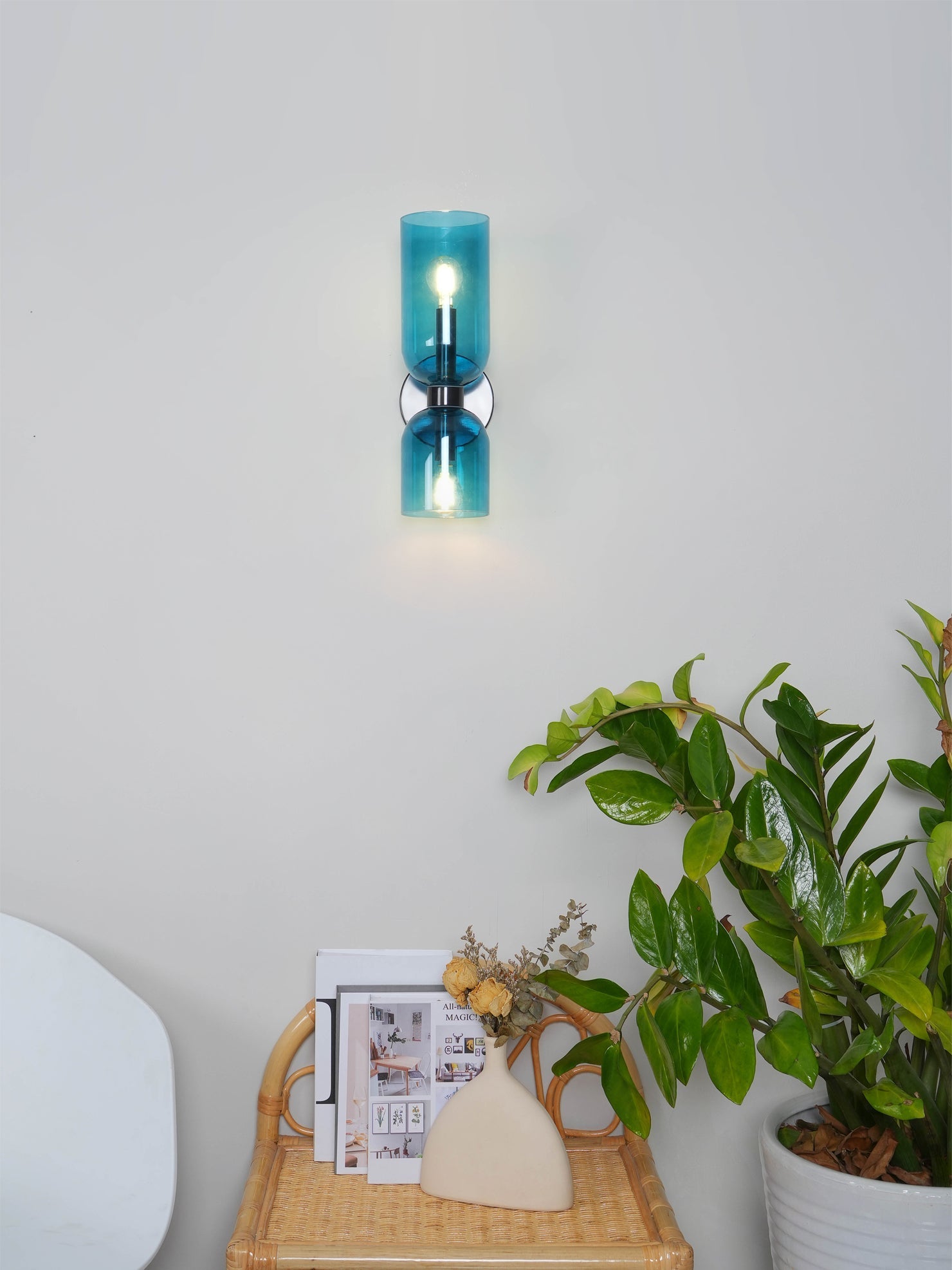 VANDERBILT ARTISANAL GLASS WALL SCONCE