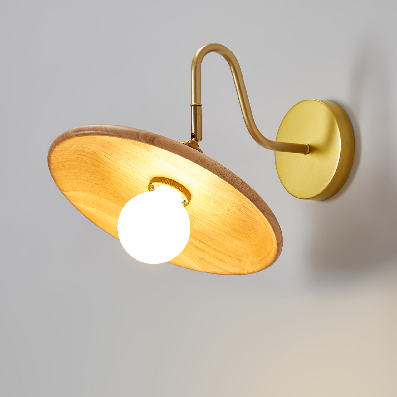 FENWICK VINTAGE BRASS WALL SCONCE
