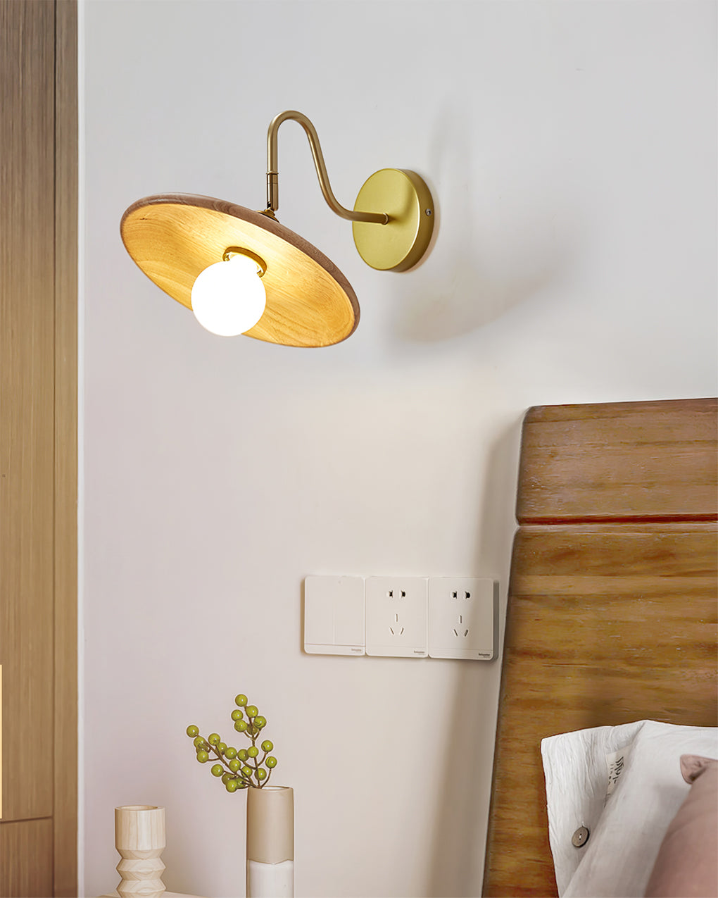 FENWICK VINTAGE BRASS WALL SCONCE
