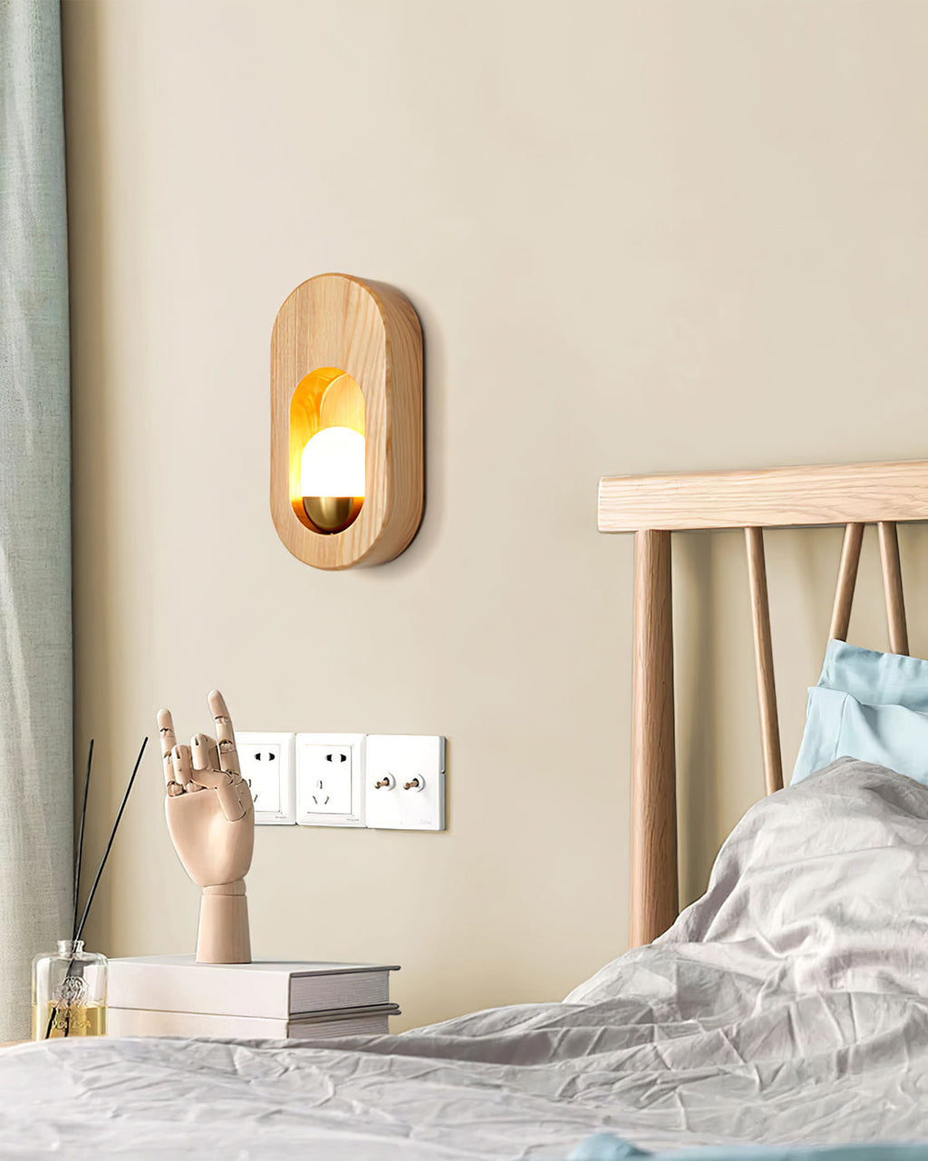 WINTHROP EGG-SHAPED WALL SCONCE