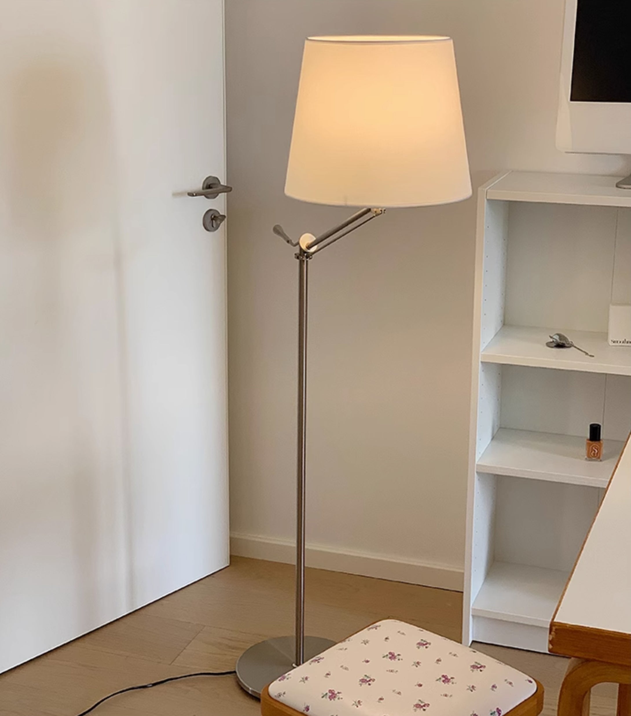 VANDERBILT TAPERED SILK SHADE FLOOR LIGHT