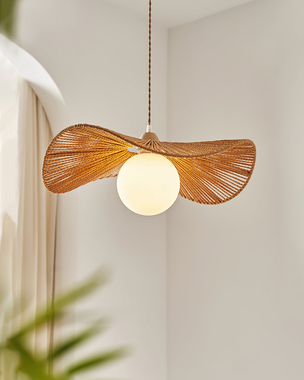 RAVENHURST TWISTED ROPE HANGING LANTERN