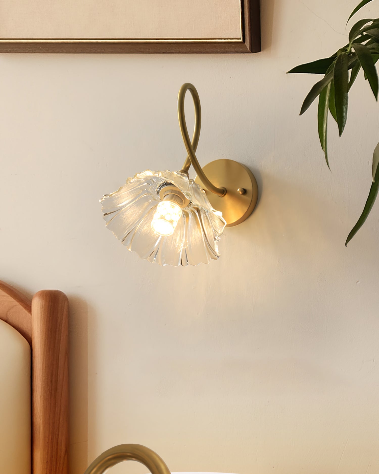 WINTHORPE GLEAMING WALL SCONCE