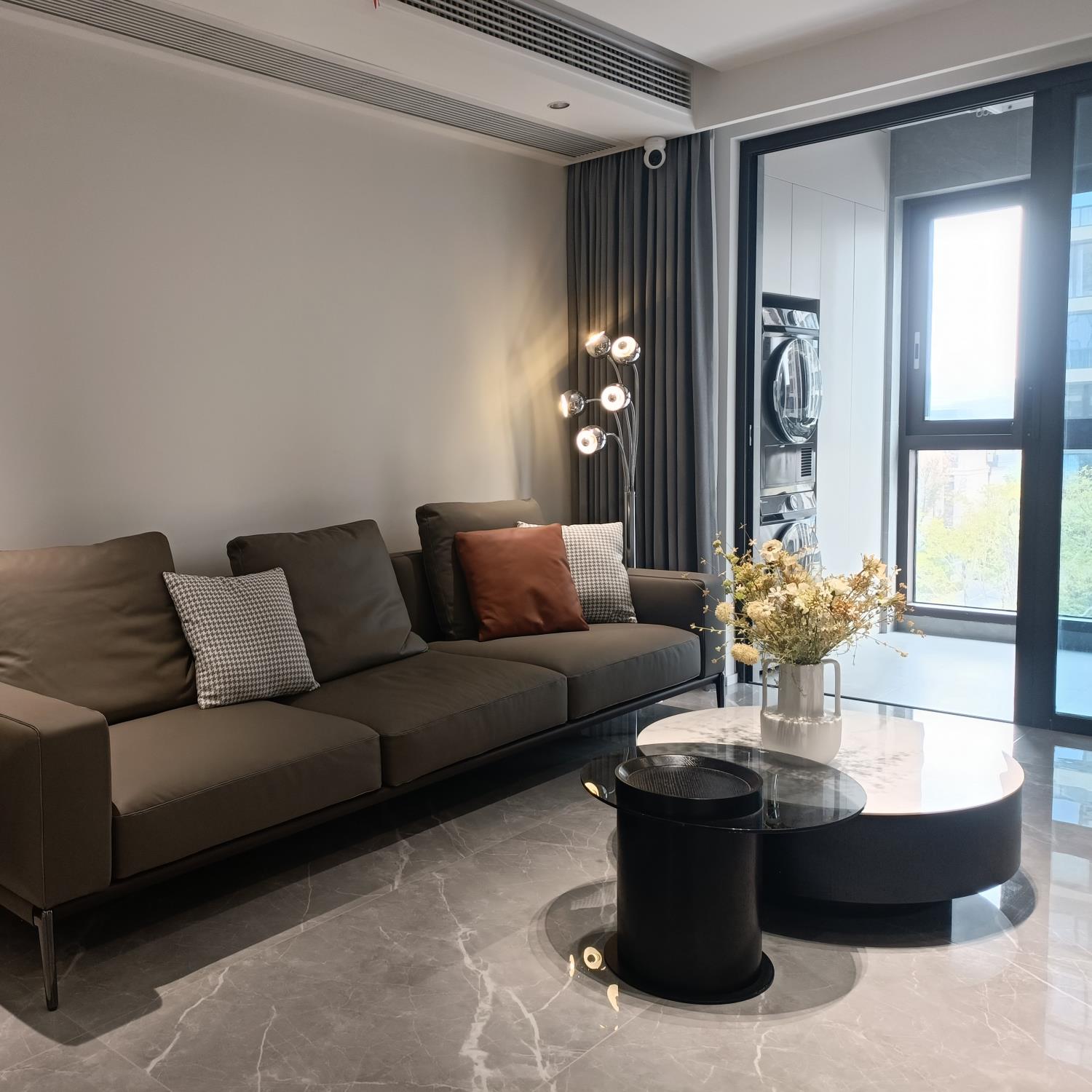 ORENDA VISIONARY SPHERE FLOOR LIGHT