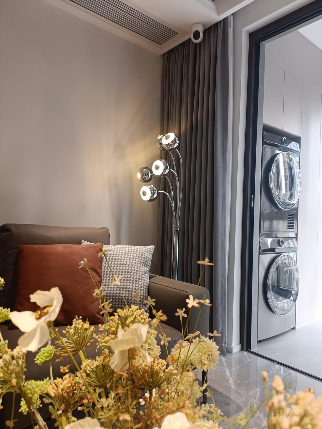ORENDA VISIONARY SPHERE FLOOR LIGHT