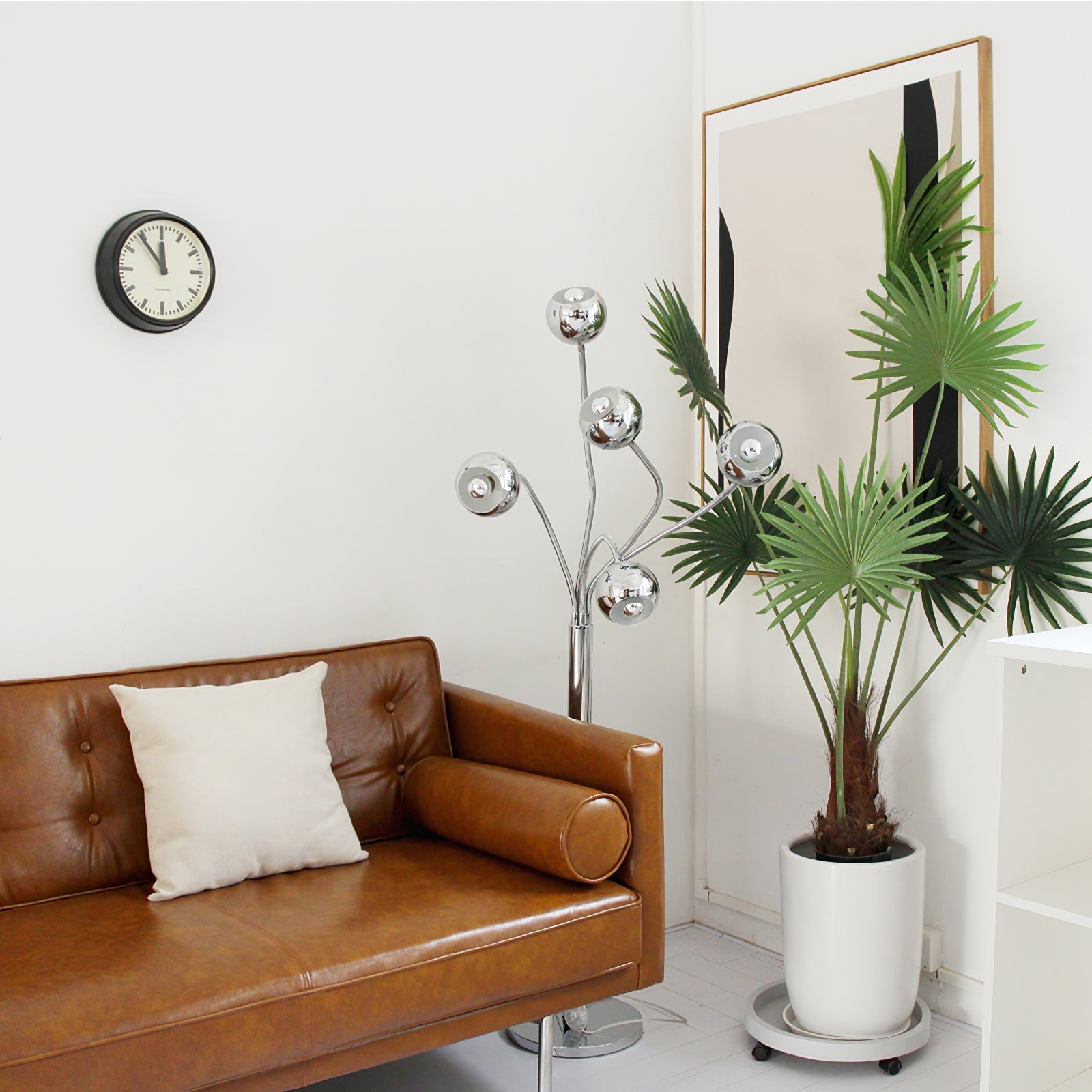 ORENDA VISIONARY SPHERE FLOOR LIGHT