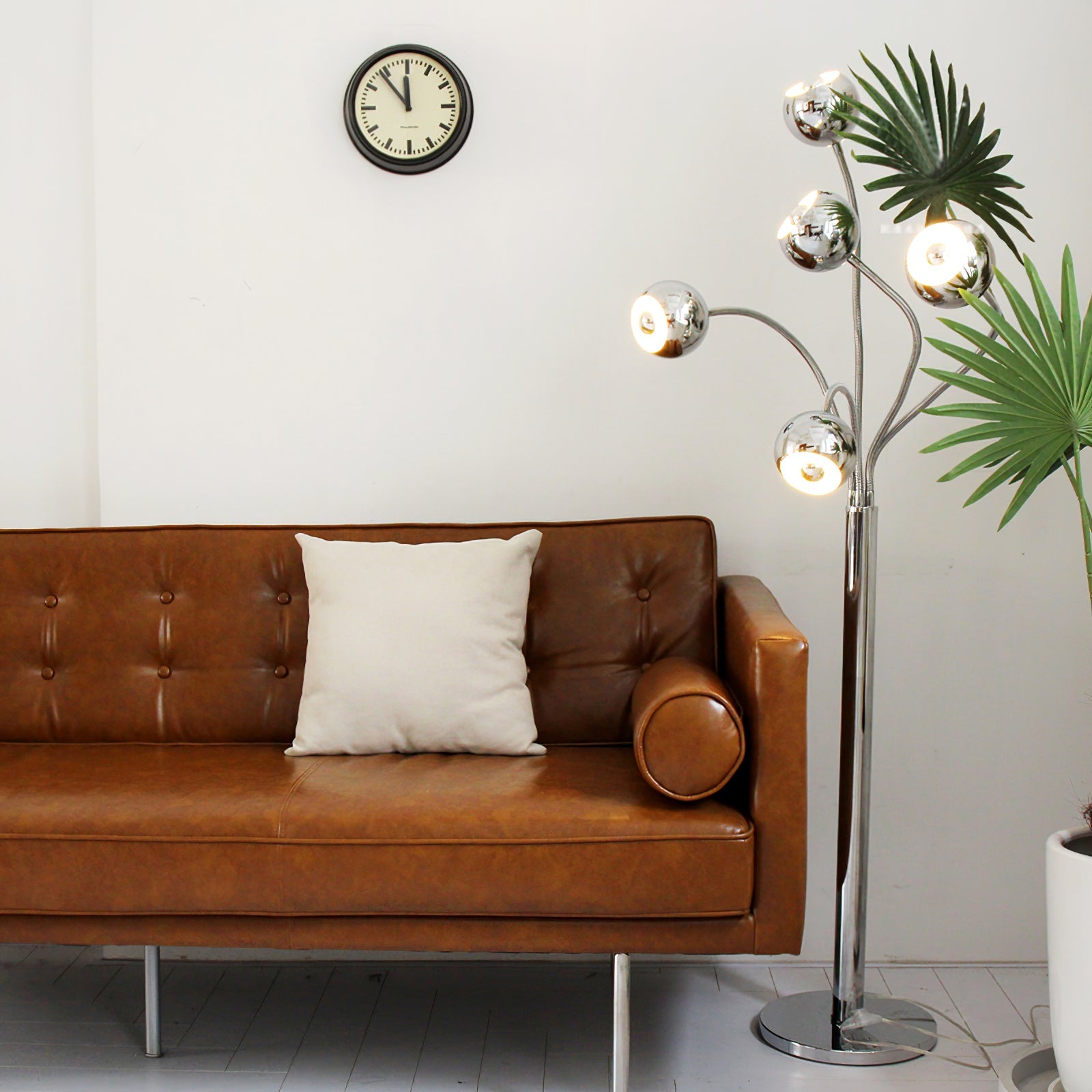 ORENDA VISIONARY SPHERE FLOOR LIGHT