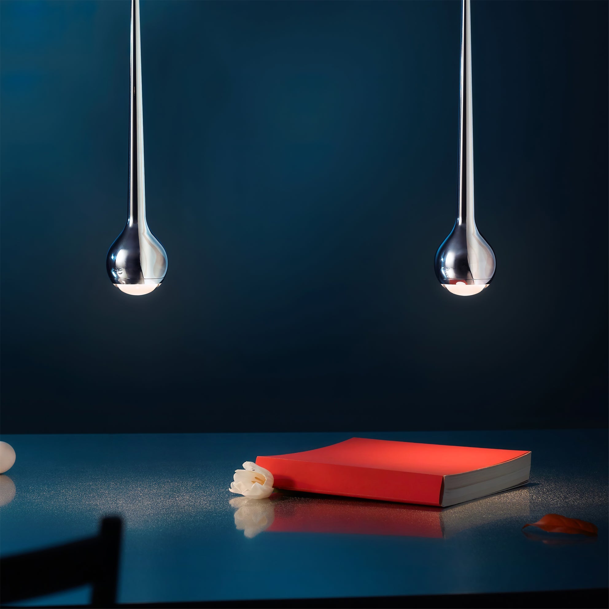 RAVENSCROFT DRAPED GLASS HANGING LANTERN