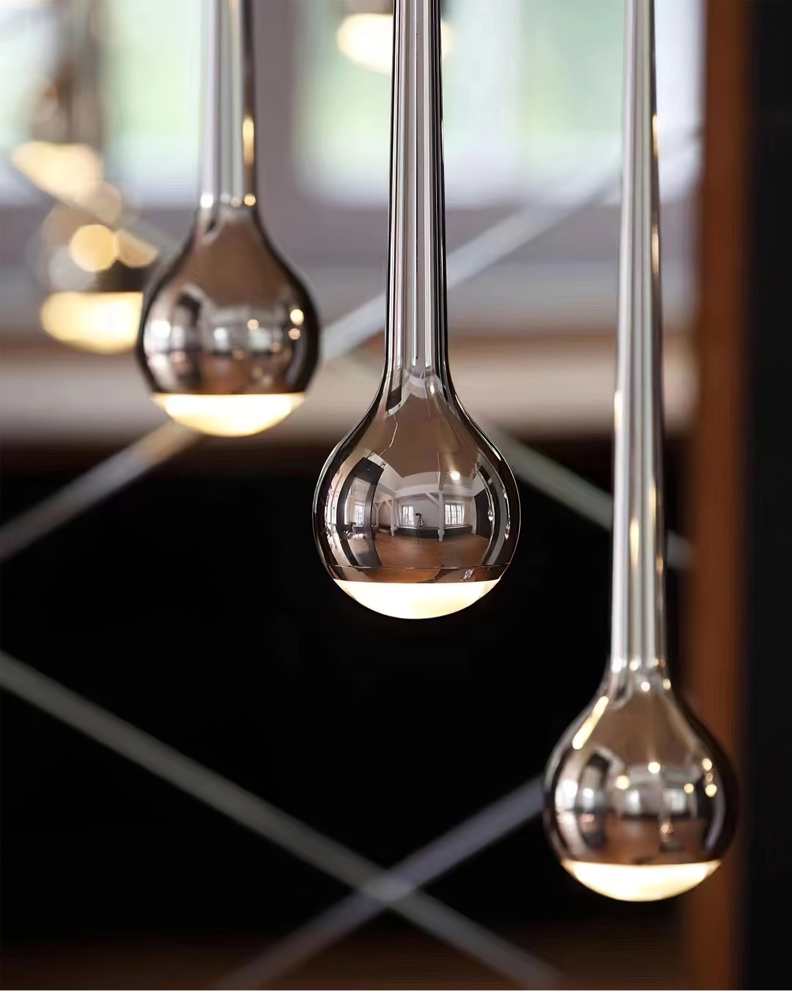 RAVENSCROFT DRAPED GLASS HANGING LANTERN