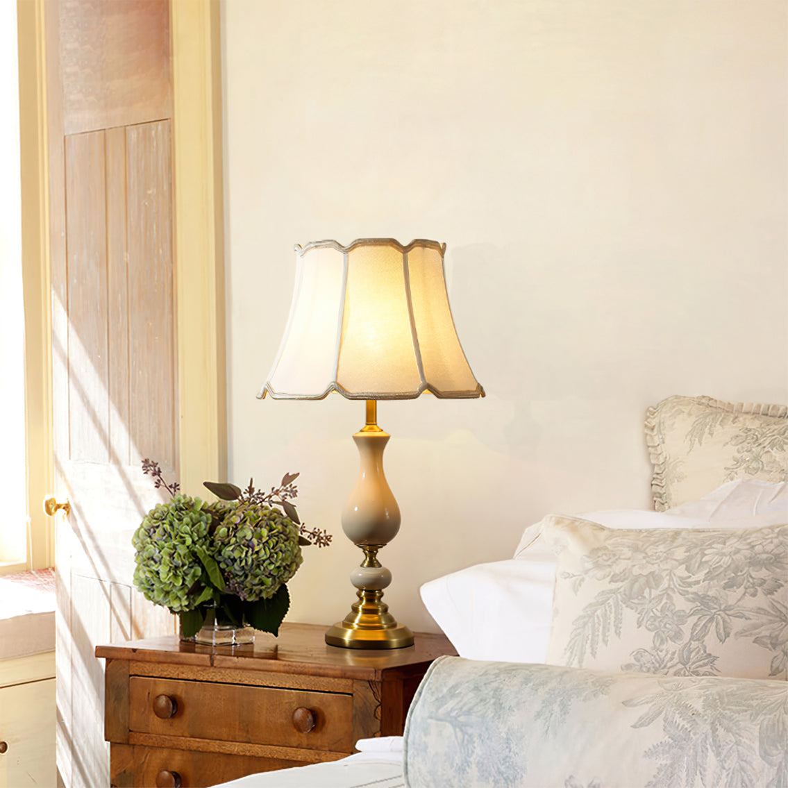 BRAMBLEWOOD ILLUMINATED NIGHTSTAND LANTERN