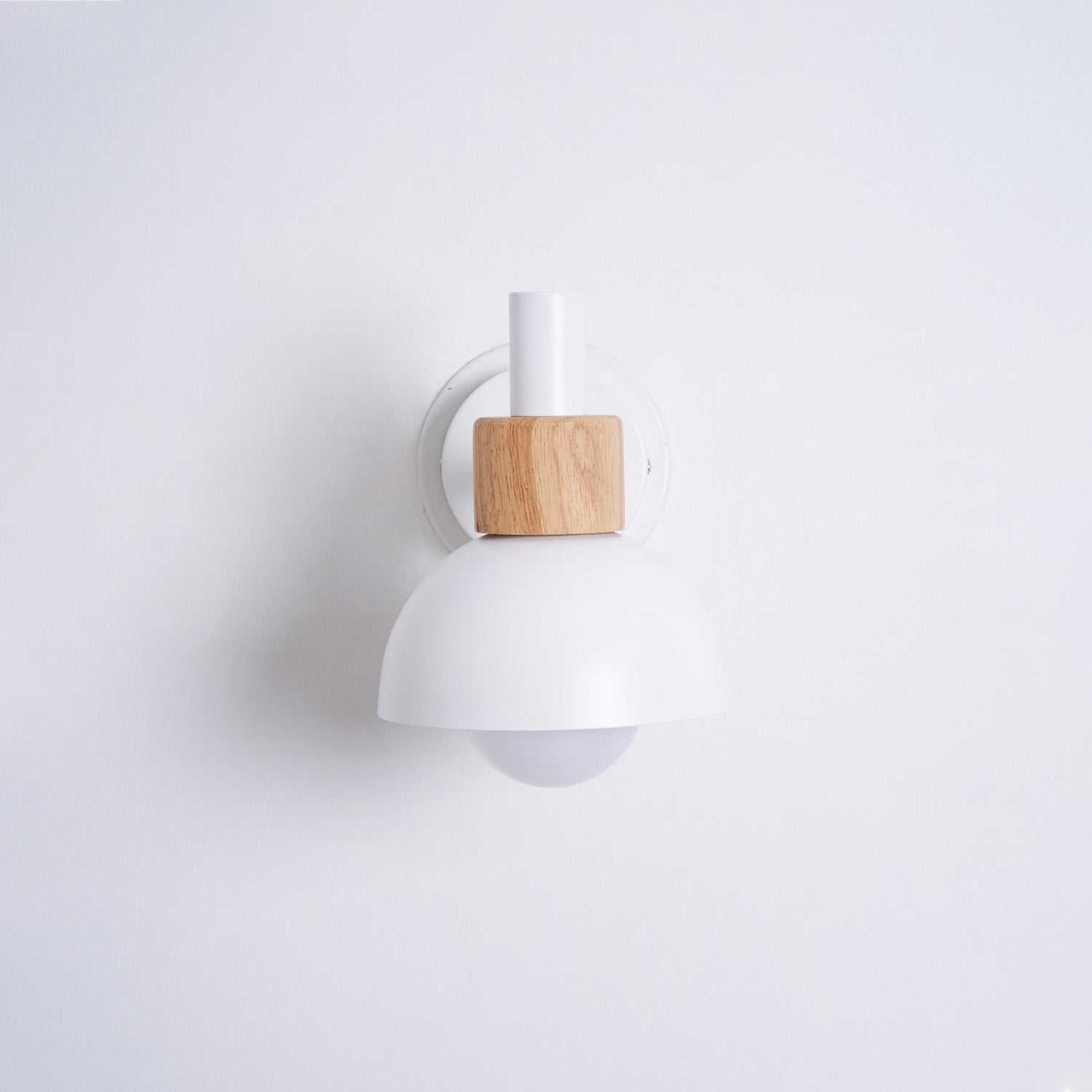 BRAMBLETON AMBER GLOW WALL SCONCE