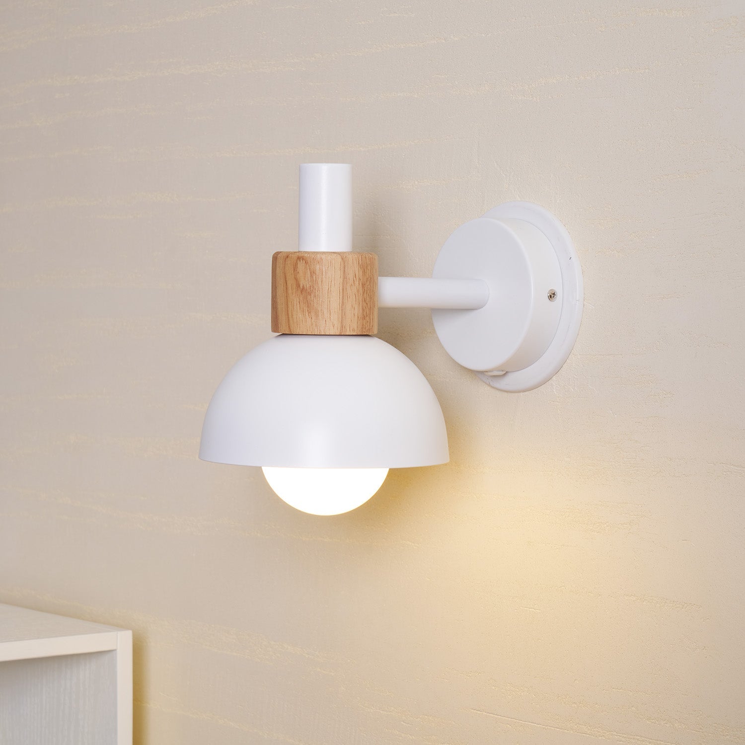 BRAMBLETON AMBER GLOW WALL SCONCE