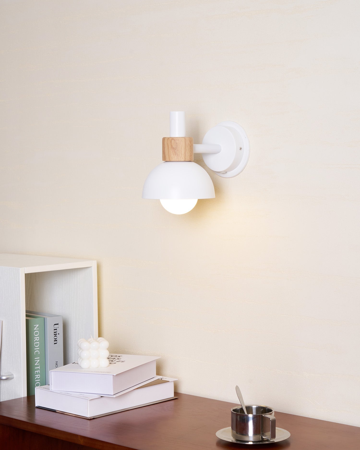 BRAMBLETON AMBER GLOW WALL SCONCE