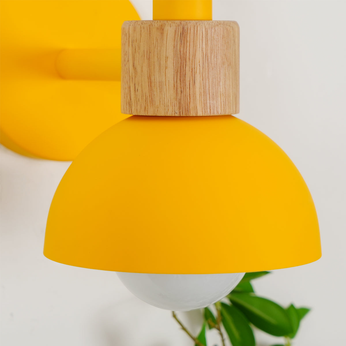BRAMBLETON AMBER GLOW WALL SCONCE