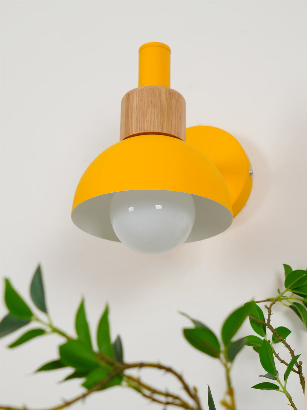 BRAMBLETON AMBER GLOW WALL SCONCE