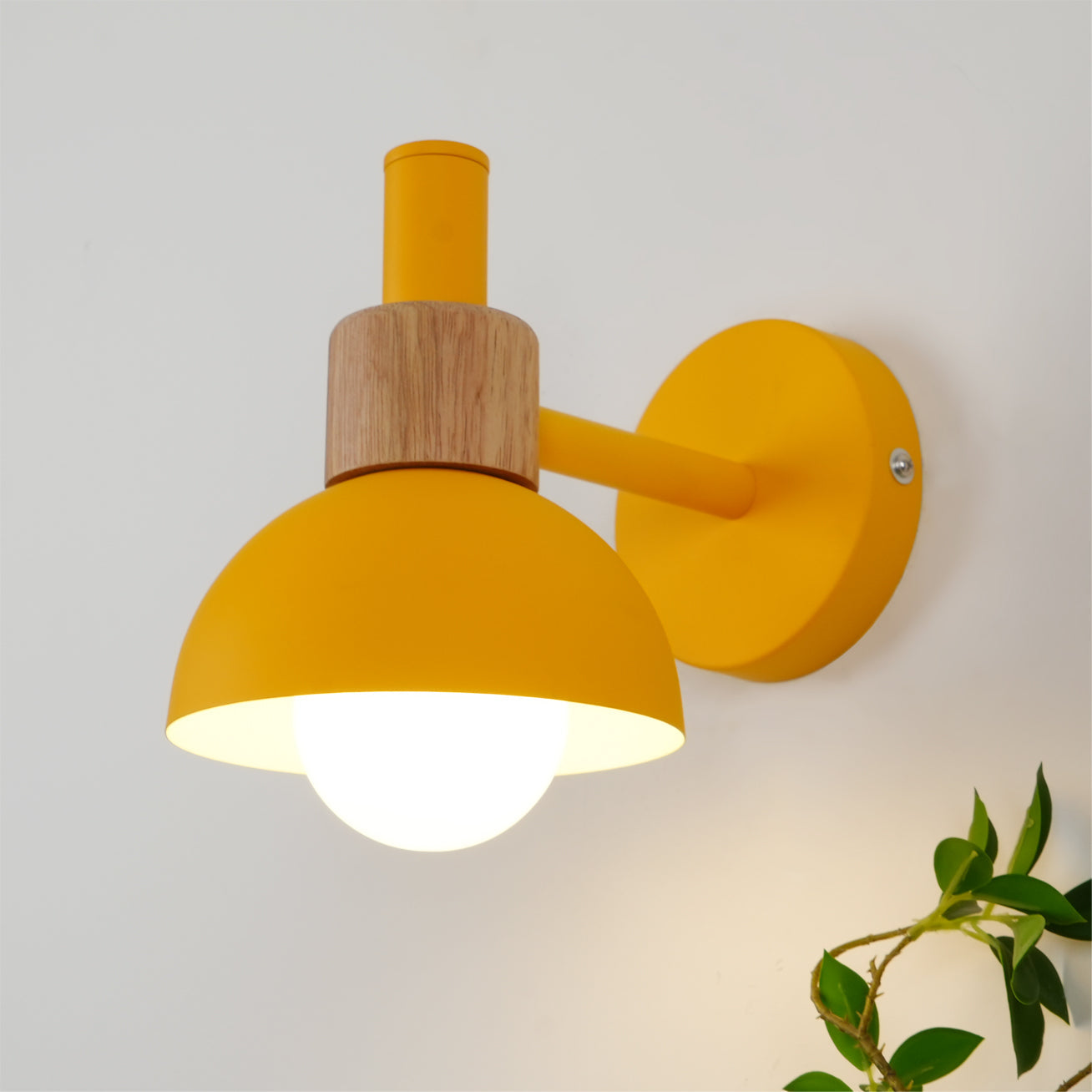 BRAMBLETON AMBER GLOW WALL SCONCE