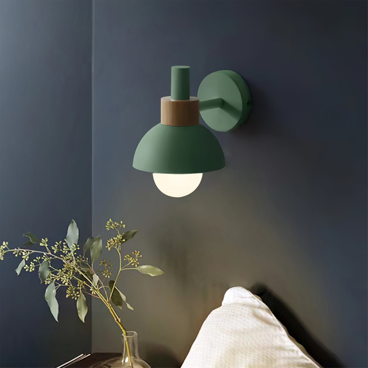 BRAMBLETON AMBER GLOW WALL SCONCE