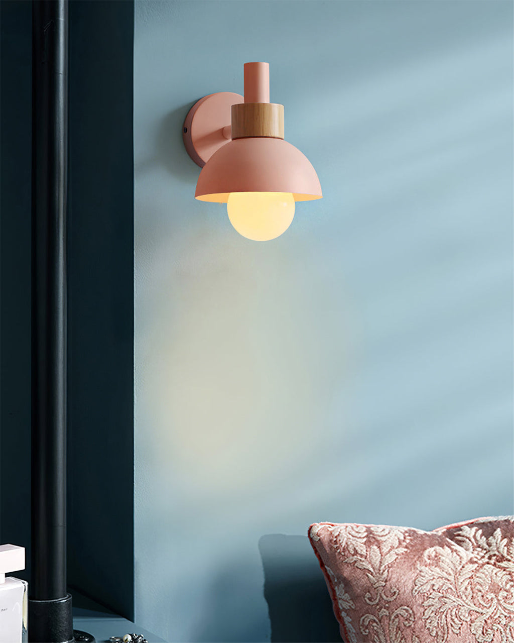 BRAMBLETON AMBER GLOW WALL SCONCE