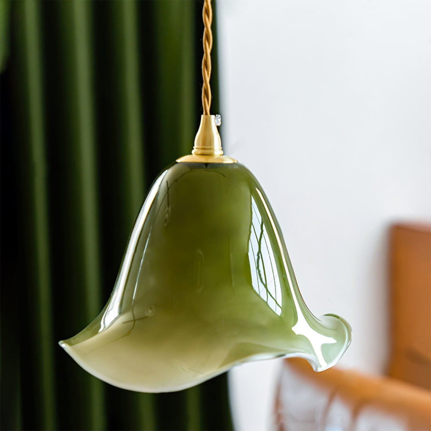 RAVENSHIRE HANGING GLASS ILLUMINATOR