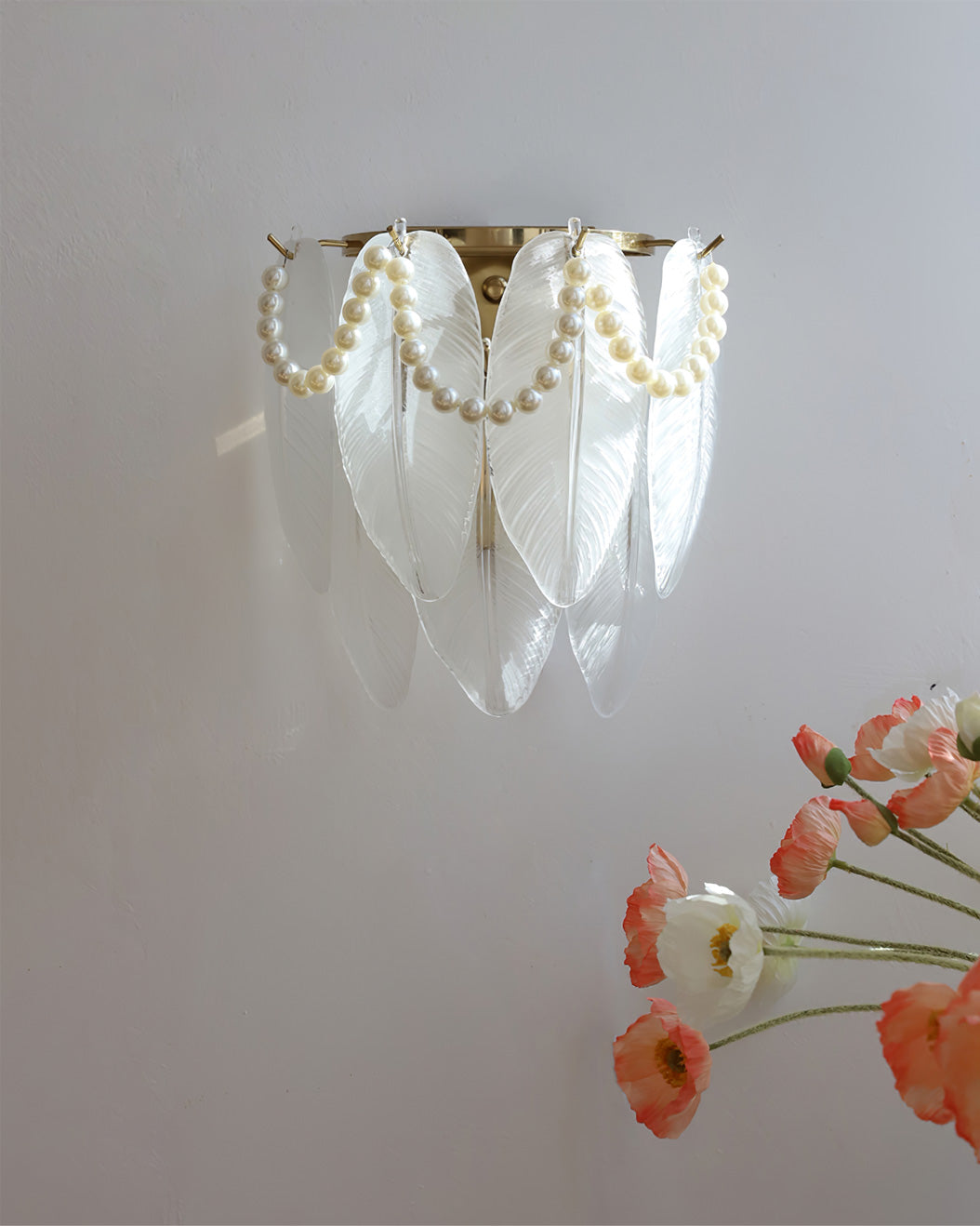WINDSOR PLUME ILLUMINATED SCONCE