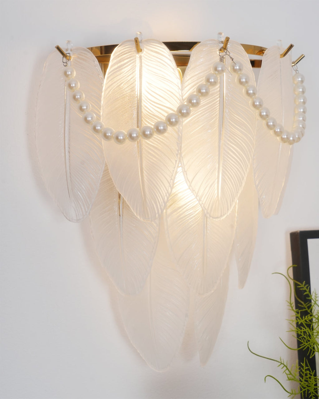 WINDSOR PLUME ILLUMINATED SCONCE