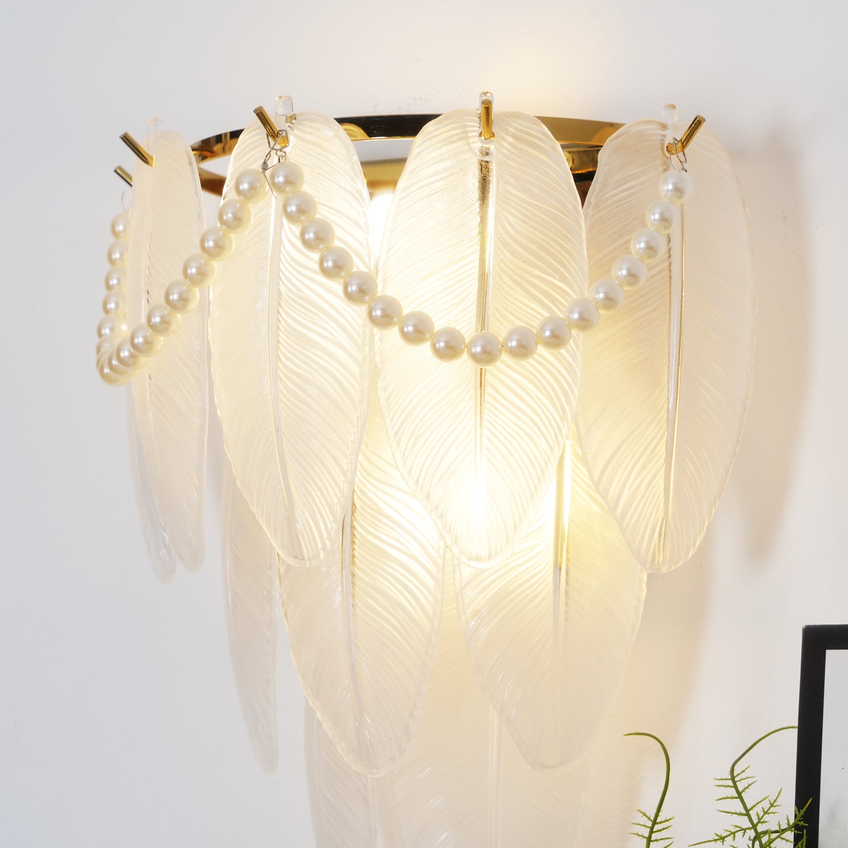 WINDSOR PLUME ILLUMINATED SCONCE
