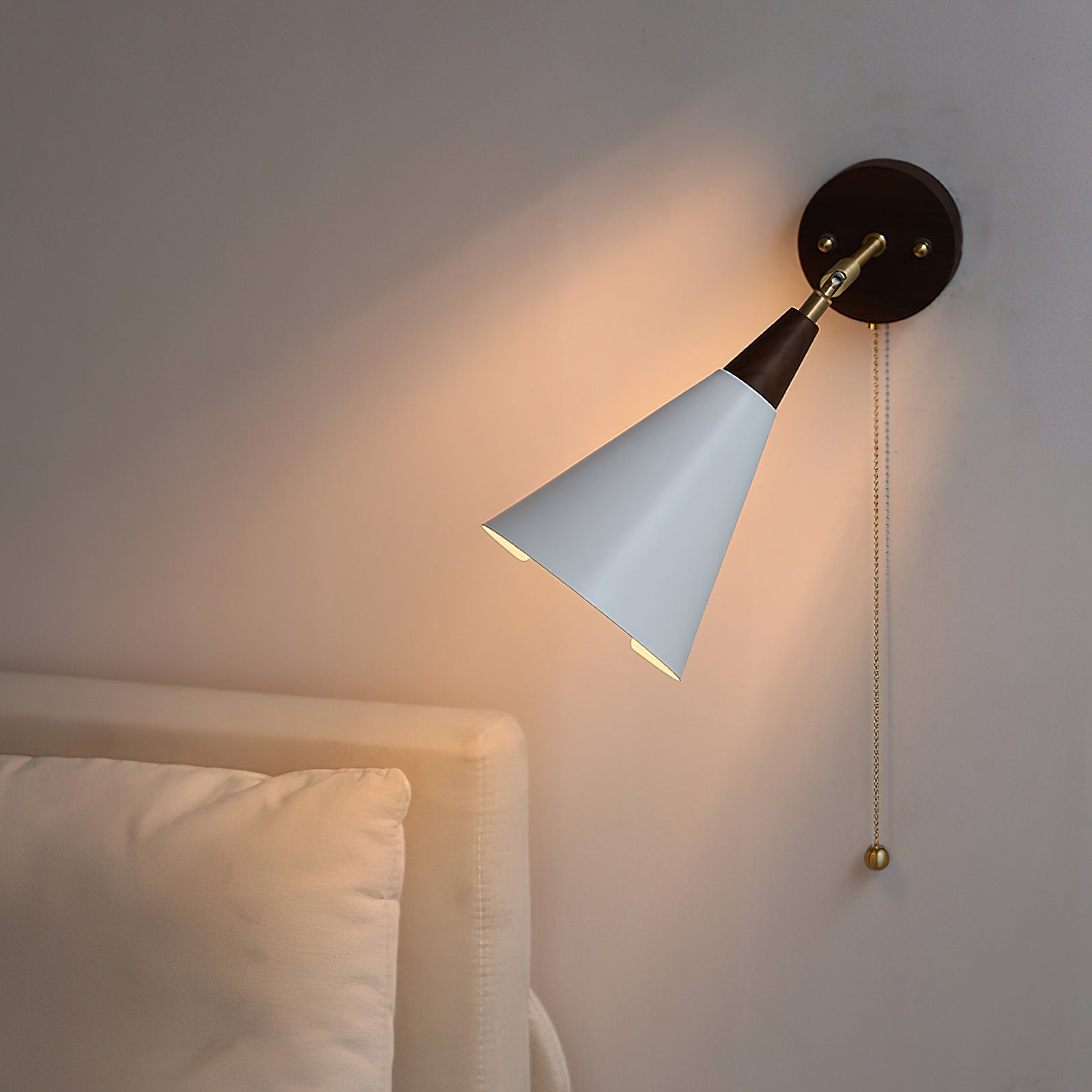 RAVENHALL IVORY GLOW WALL SCONCE
