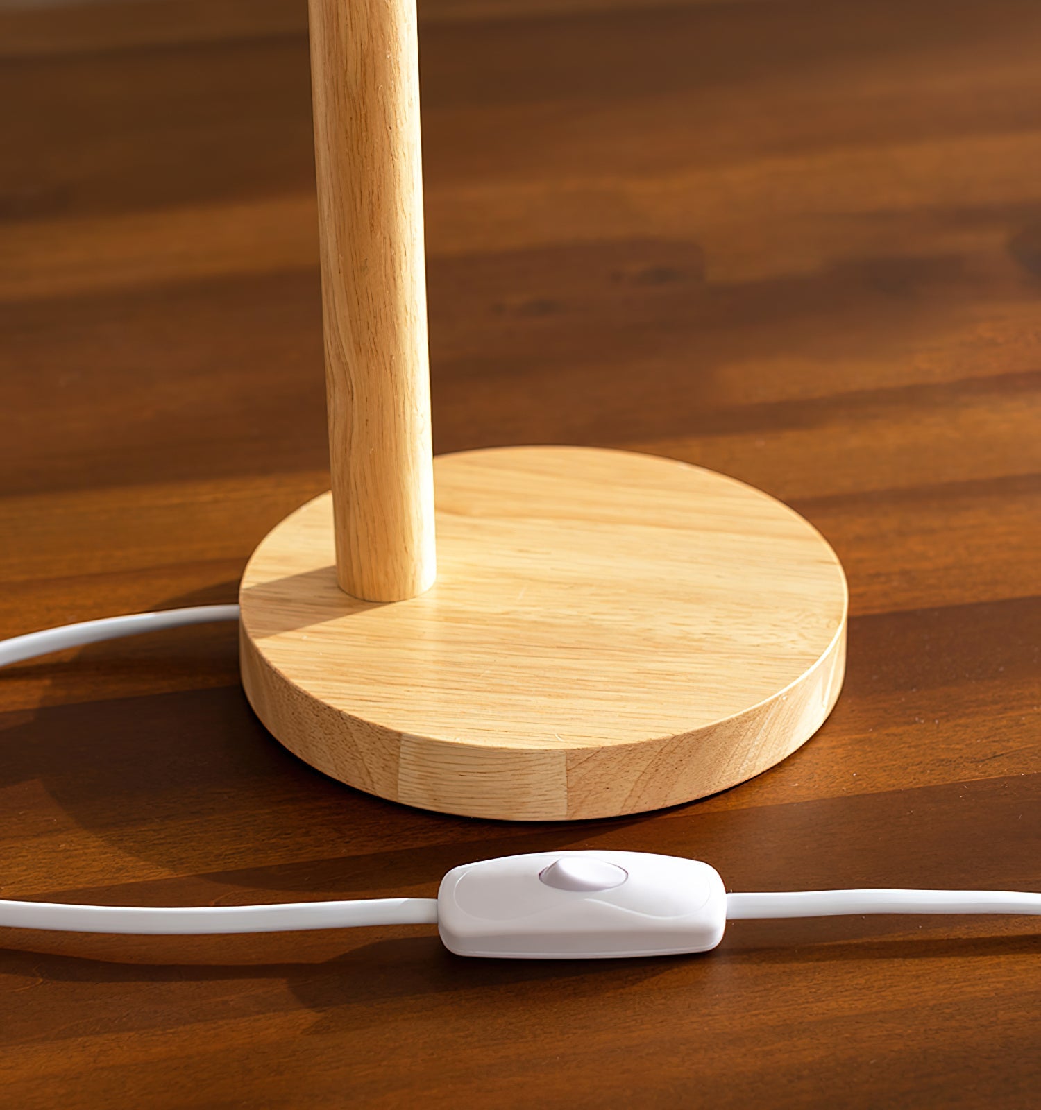 WINDSOR BENDABLE DESK LANTERN