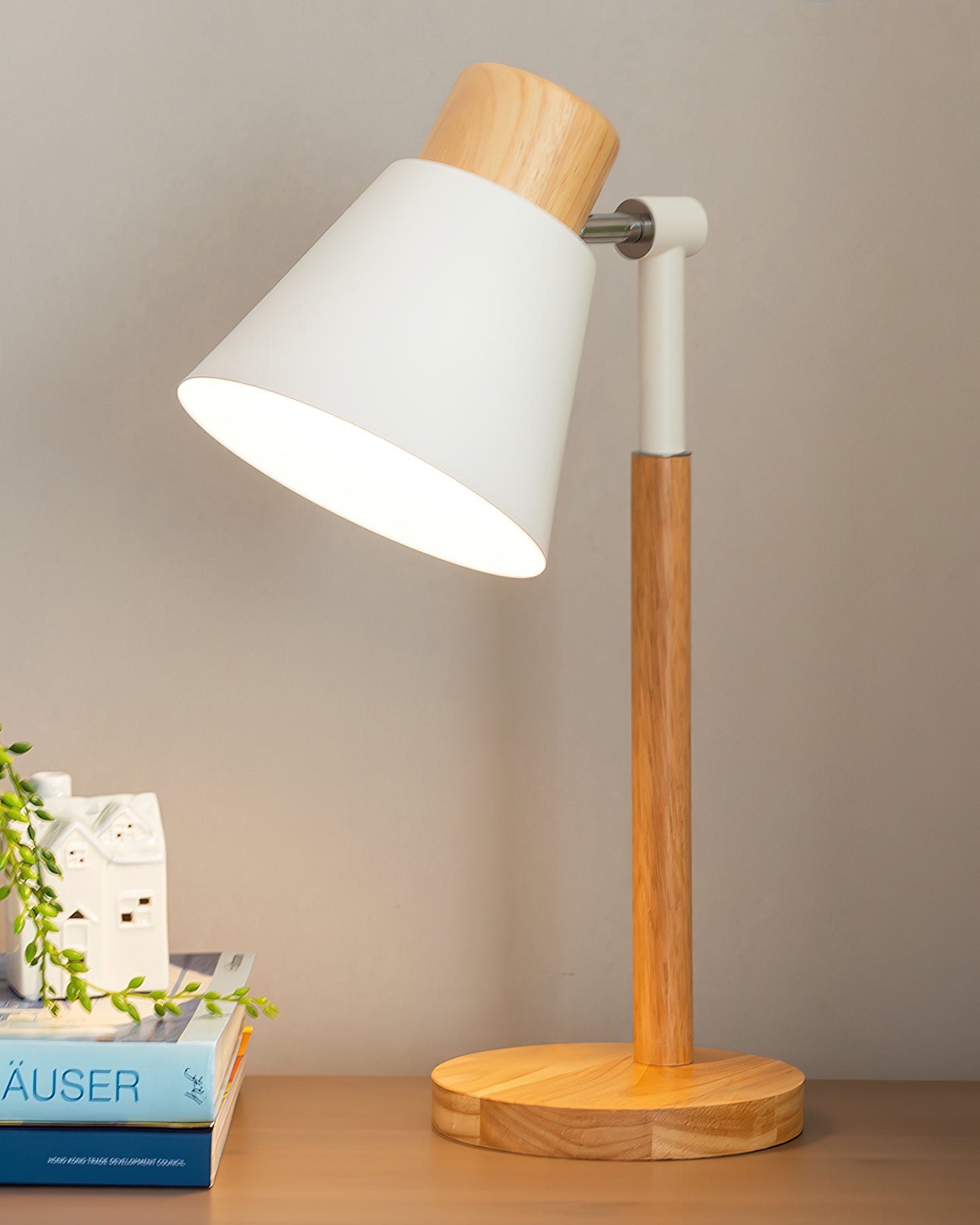 WINDSOR BENDABLE DESK LANTERN