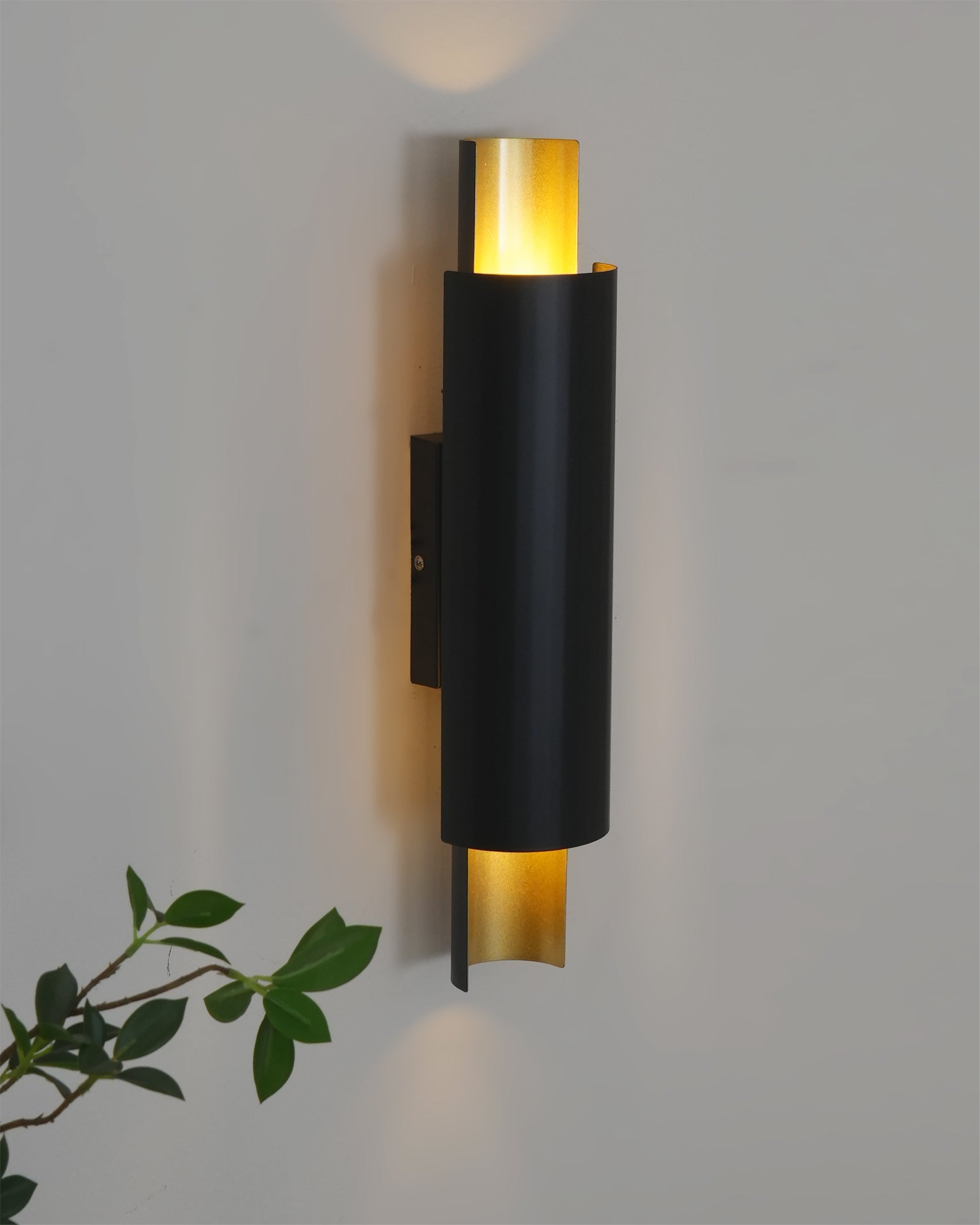 RAVENSCROFT RUSTIC WALL SCONCE