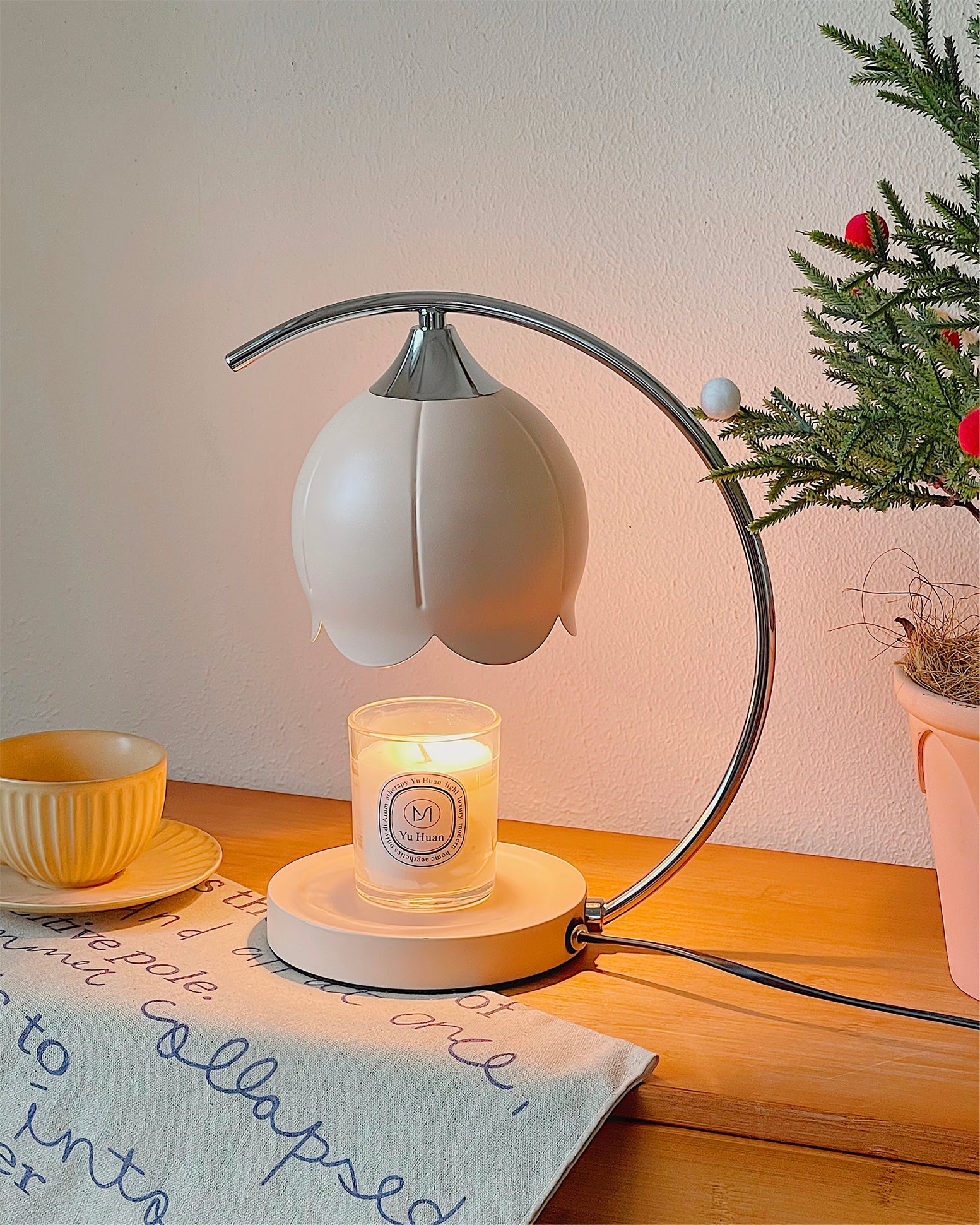 WINTERBOURNE BLOOMING ILLUMINATION LAMP