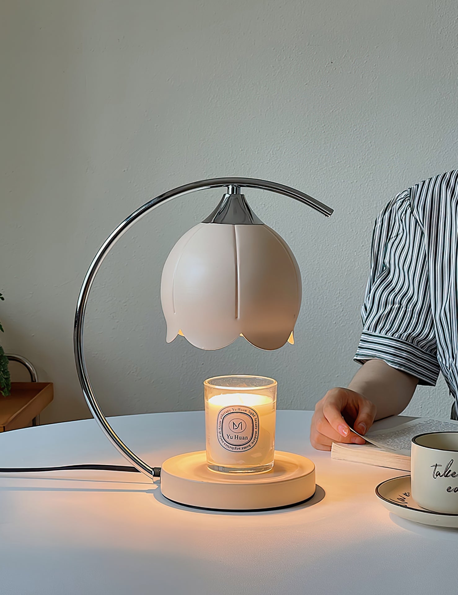 WINTERBOURNE BLOOMING ILLUMINATION LAMP