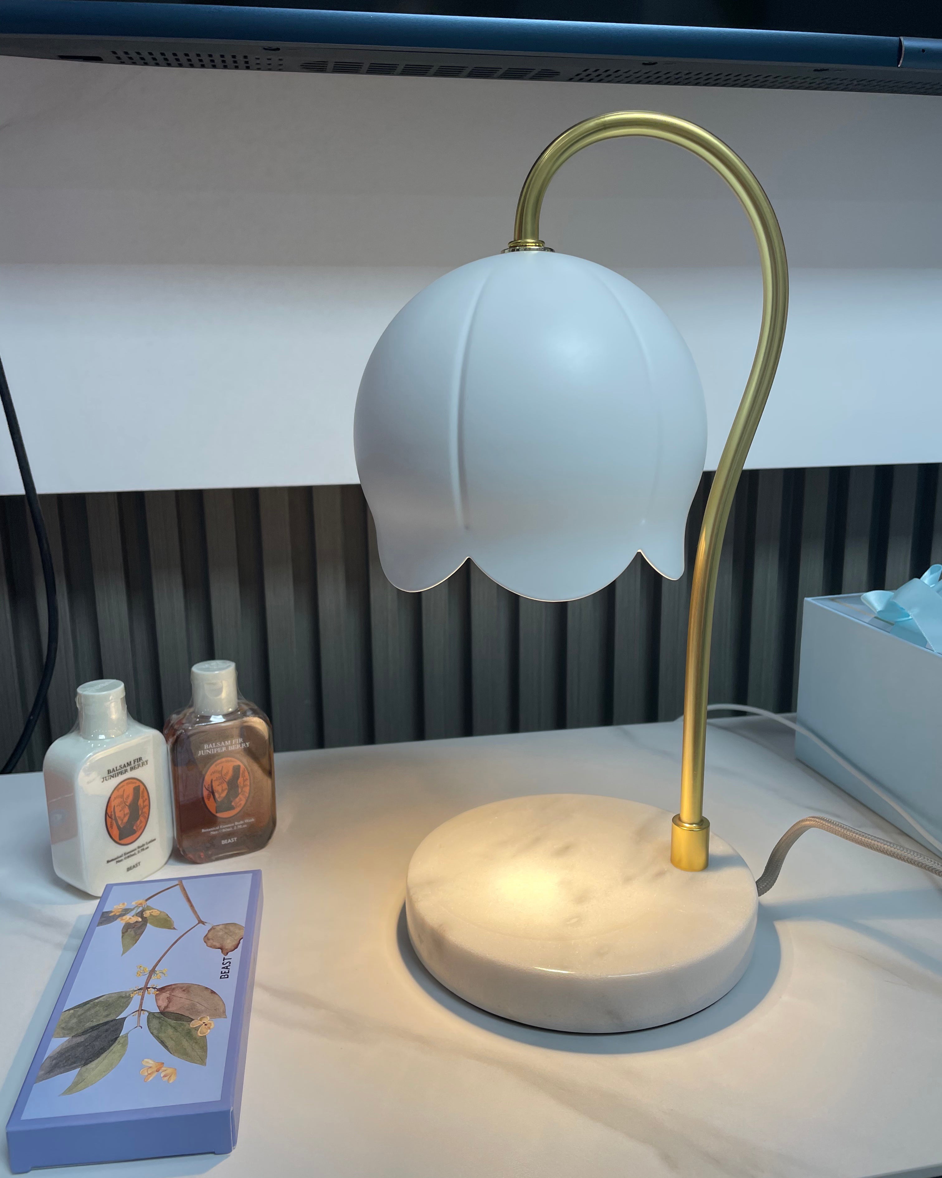 HEATHCLIFF FLORAL ILLUMINATION LANTERN