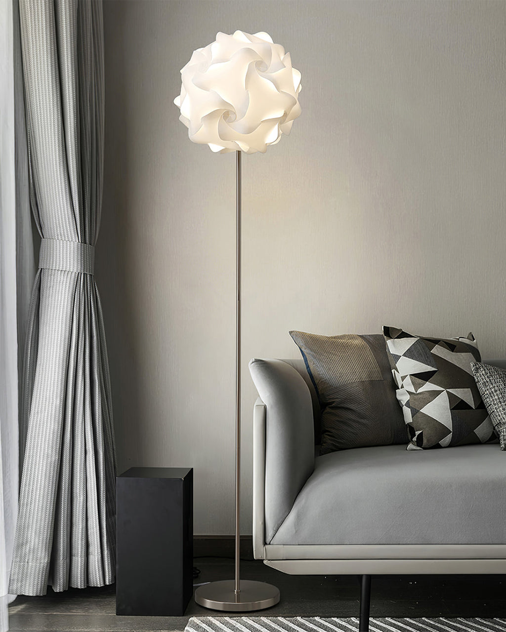FLORENCE PETAL FLOOR LAMP