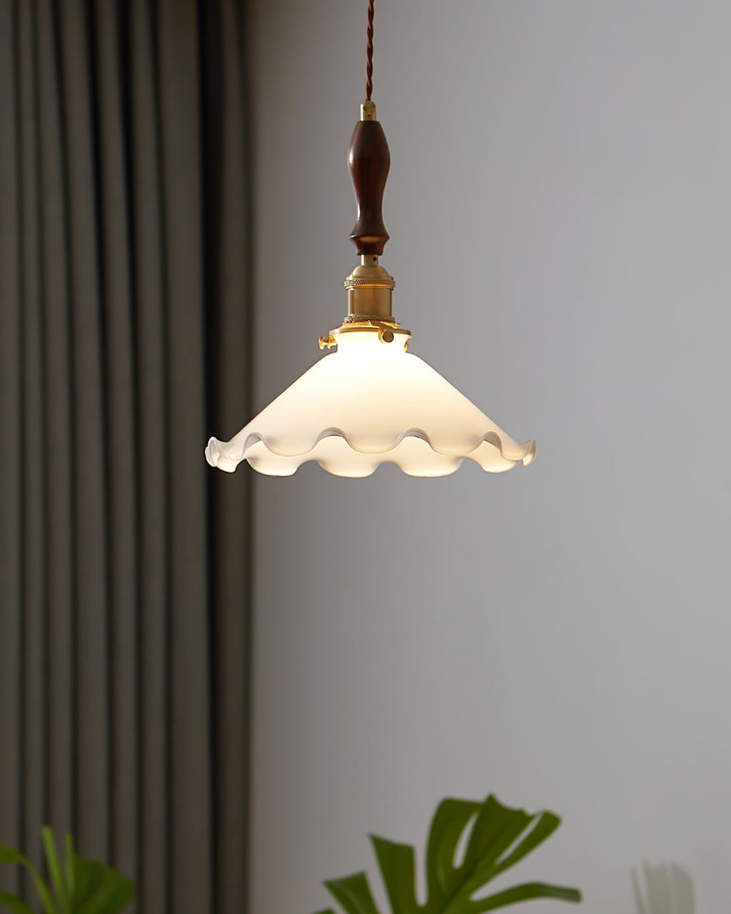 FLORENTINE BLOOM HANGING LIGHT