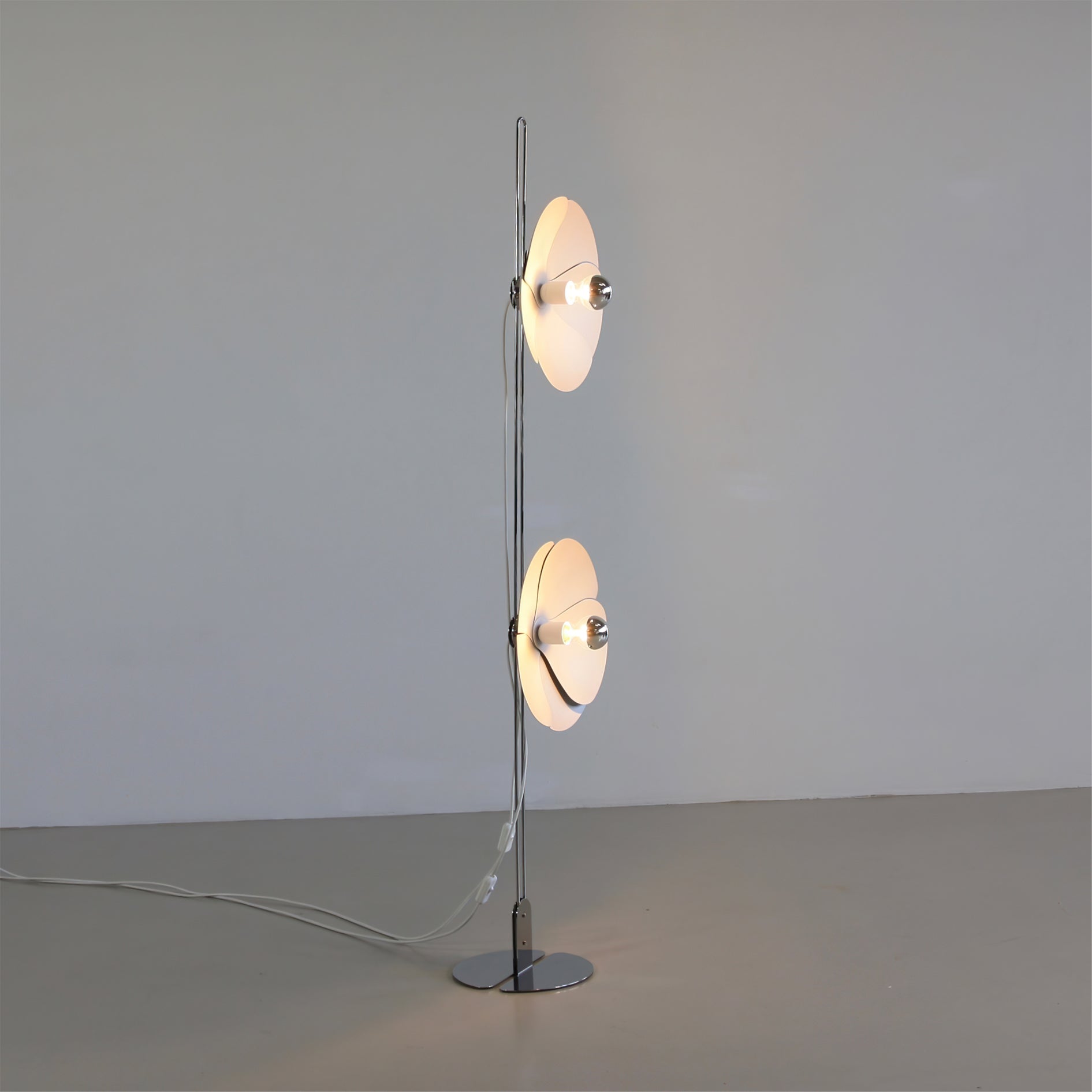 VERDANT BLOOM SILVER LAMP
