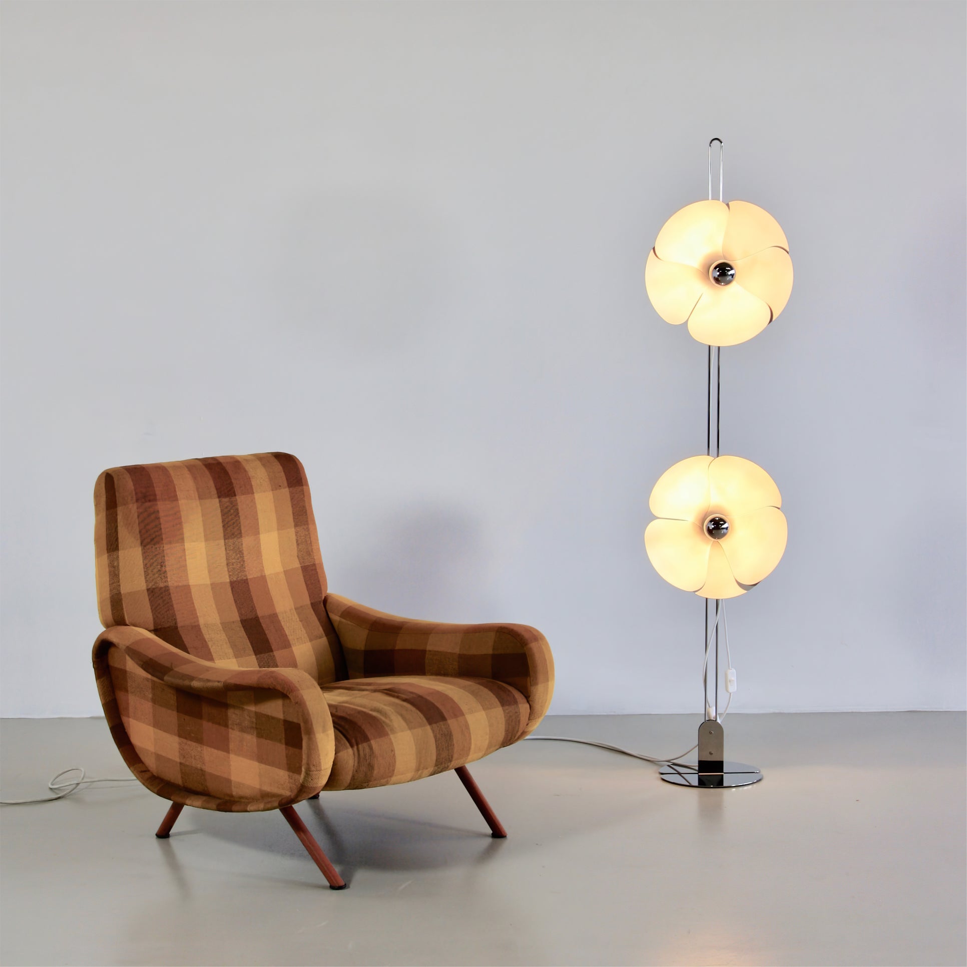 VERDANT BLOOM SILVER LAMP