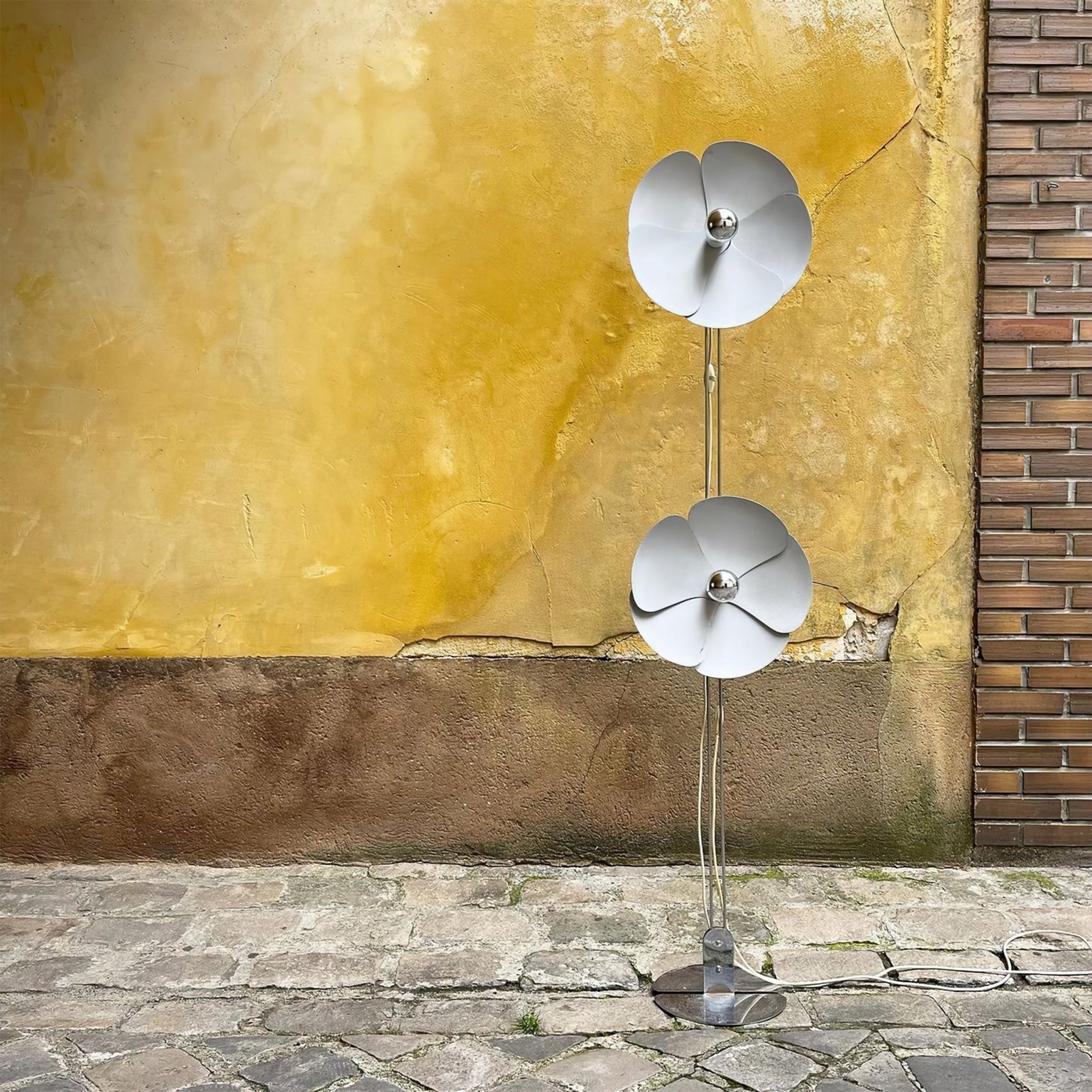 VERDANT BLOOM SILVER LAMP