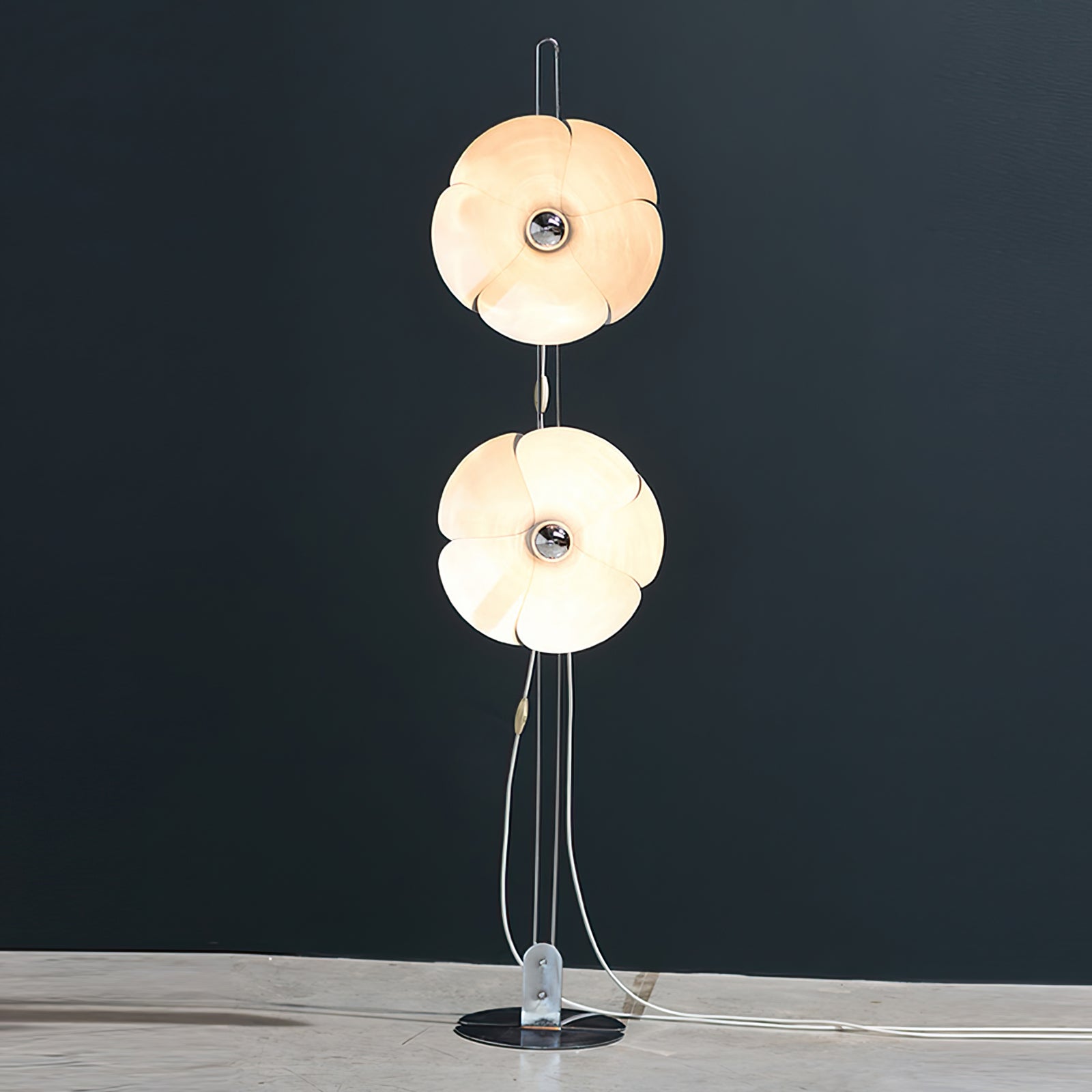 VERDANT BLOOM SILVER LAMP