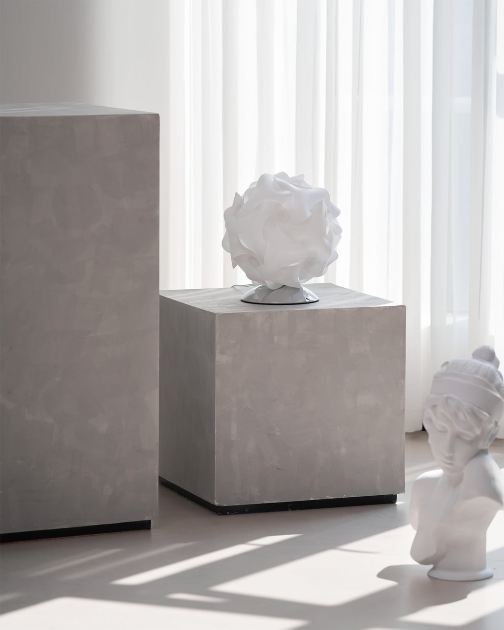VERITY BLOOMING PETAL LAMP