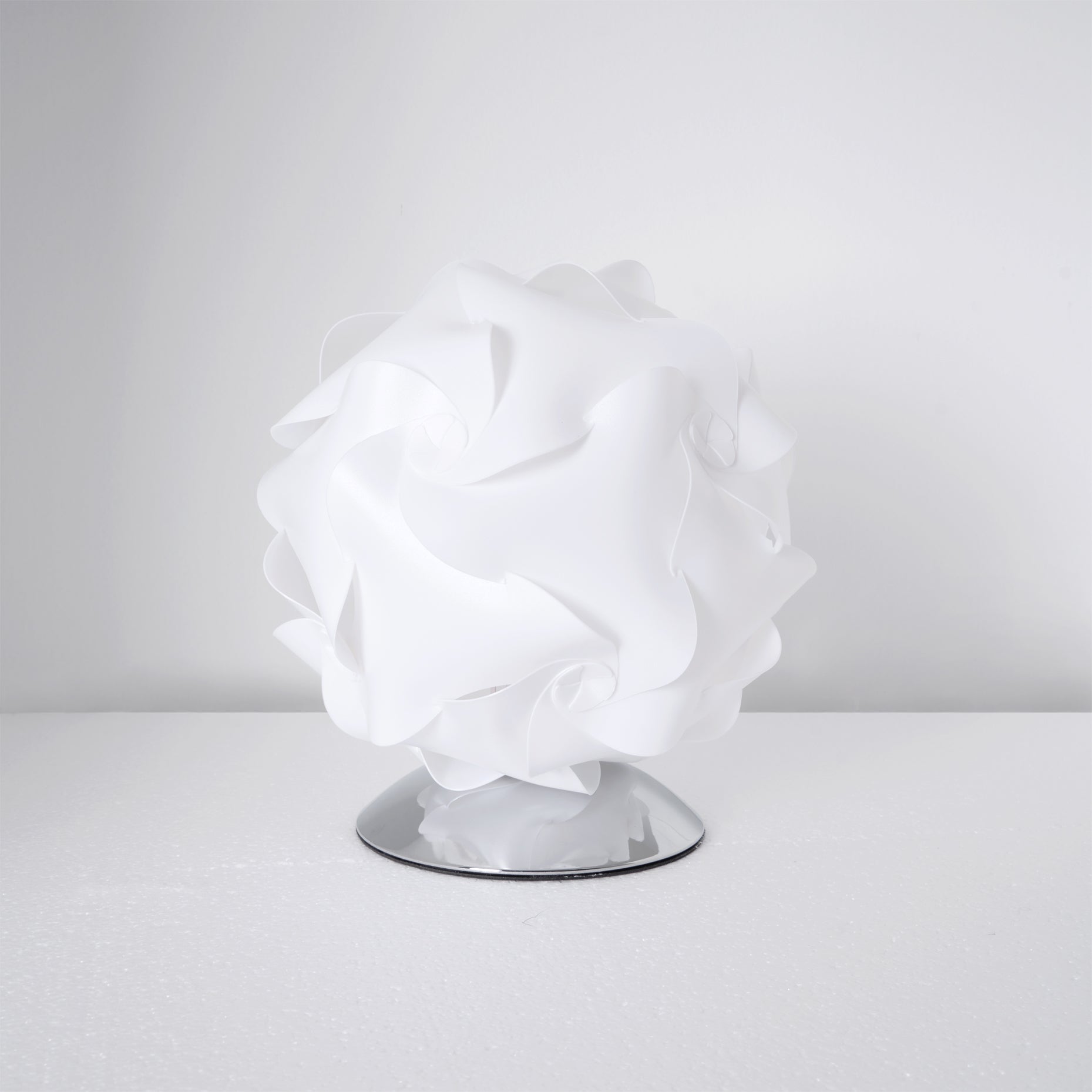 VERITY BLOOMING PETAL LAMP